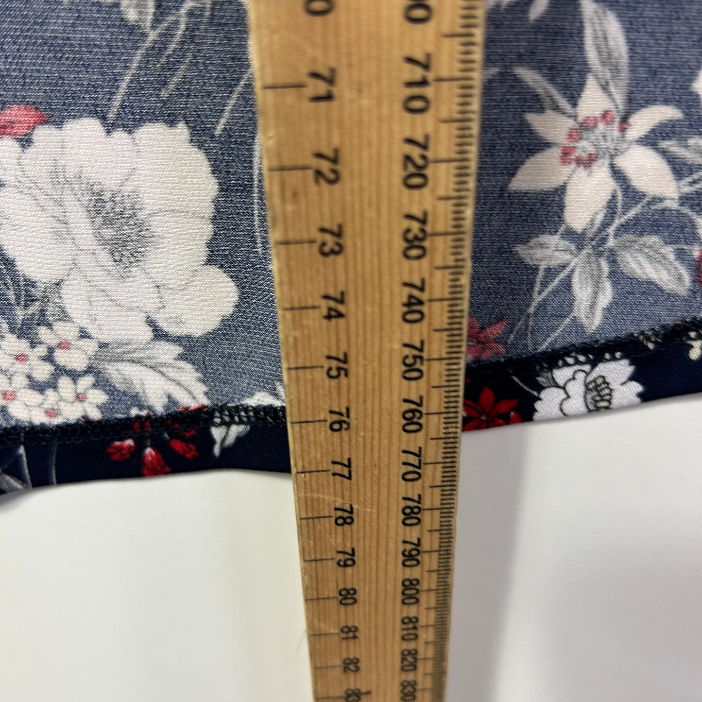 Taking Shape Top Size 14 XS Plus Blue Floral Short Sleeve