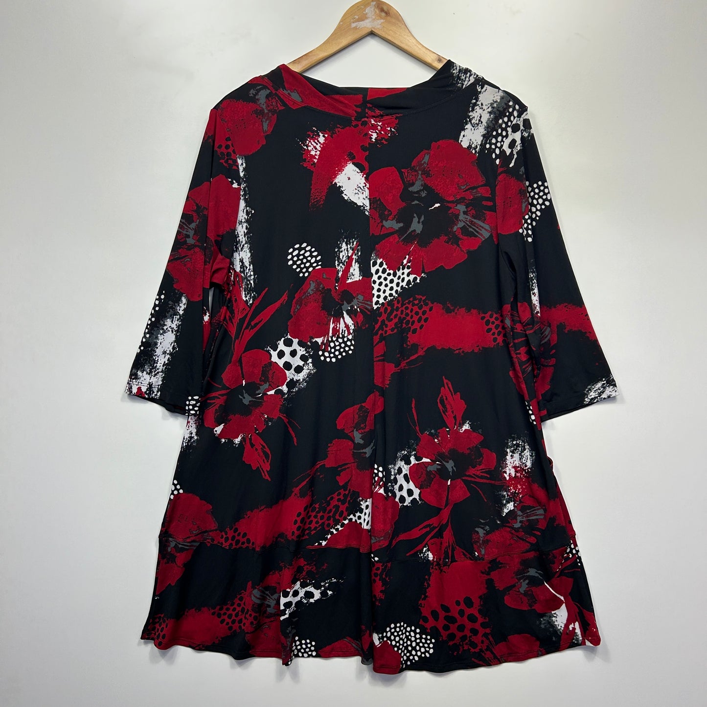 Taking Shape Top Size 14 XS Plus Short Sleeve Multicoloured
