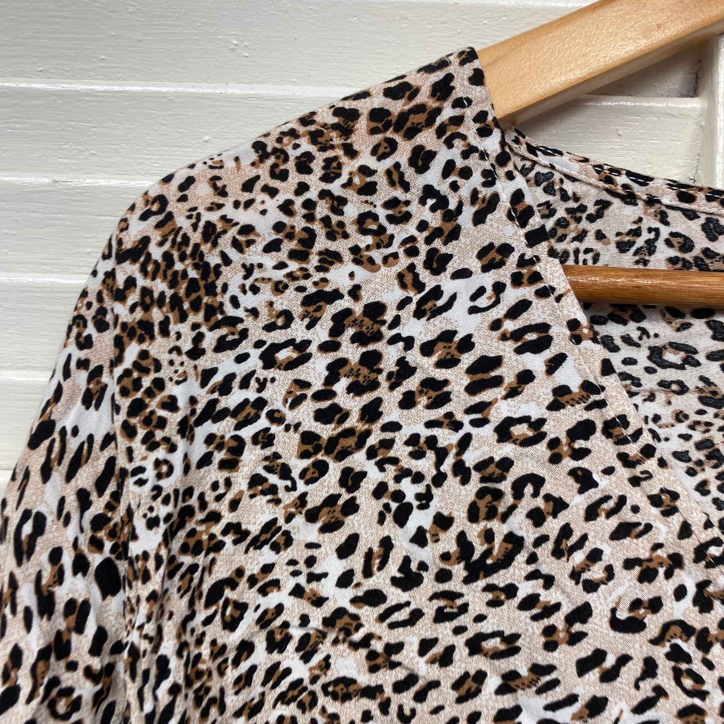 Silver Wishes Top Size 14 Button Up Animal Print Long Sleeve
