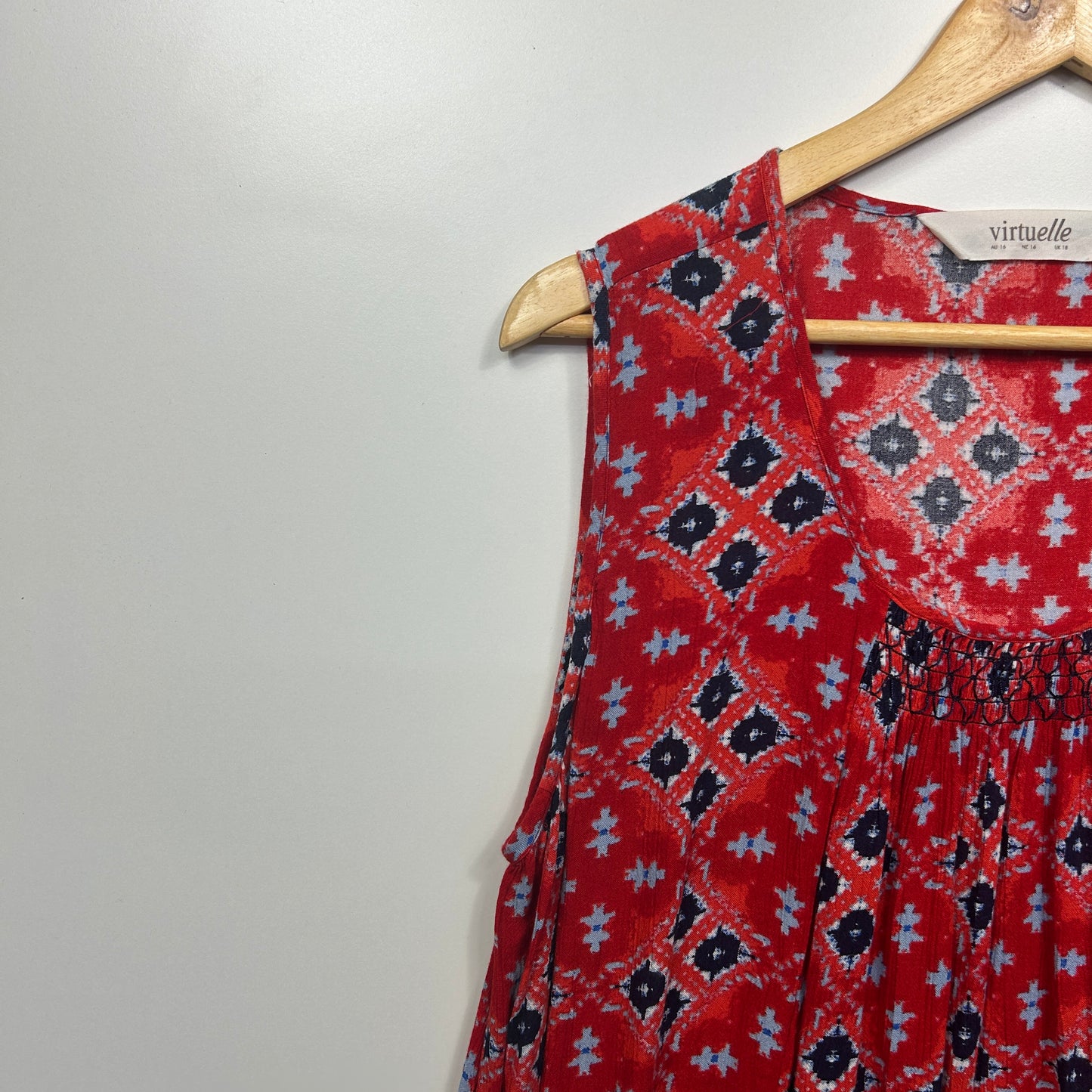 Virtuelle Tunic Top Size 16 Red Floral Sleeveless Viscose
