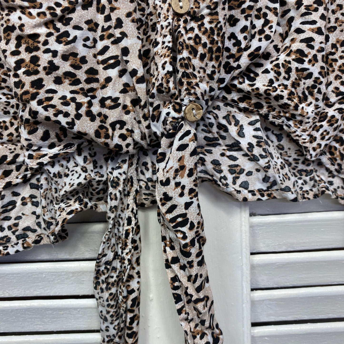 Silver Wishes Top Size 14 Button Up Animal Print Long Sleeve