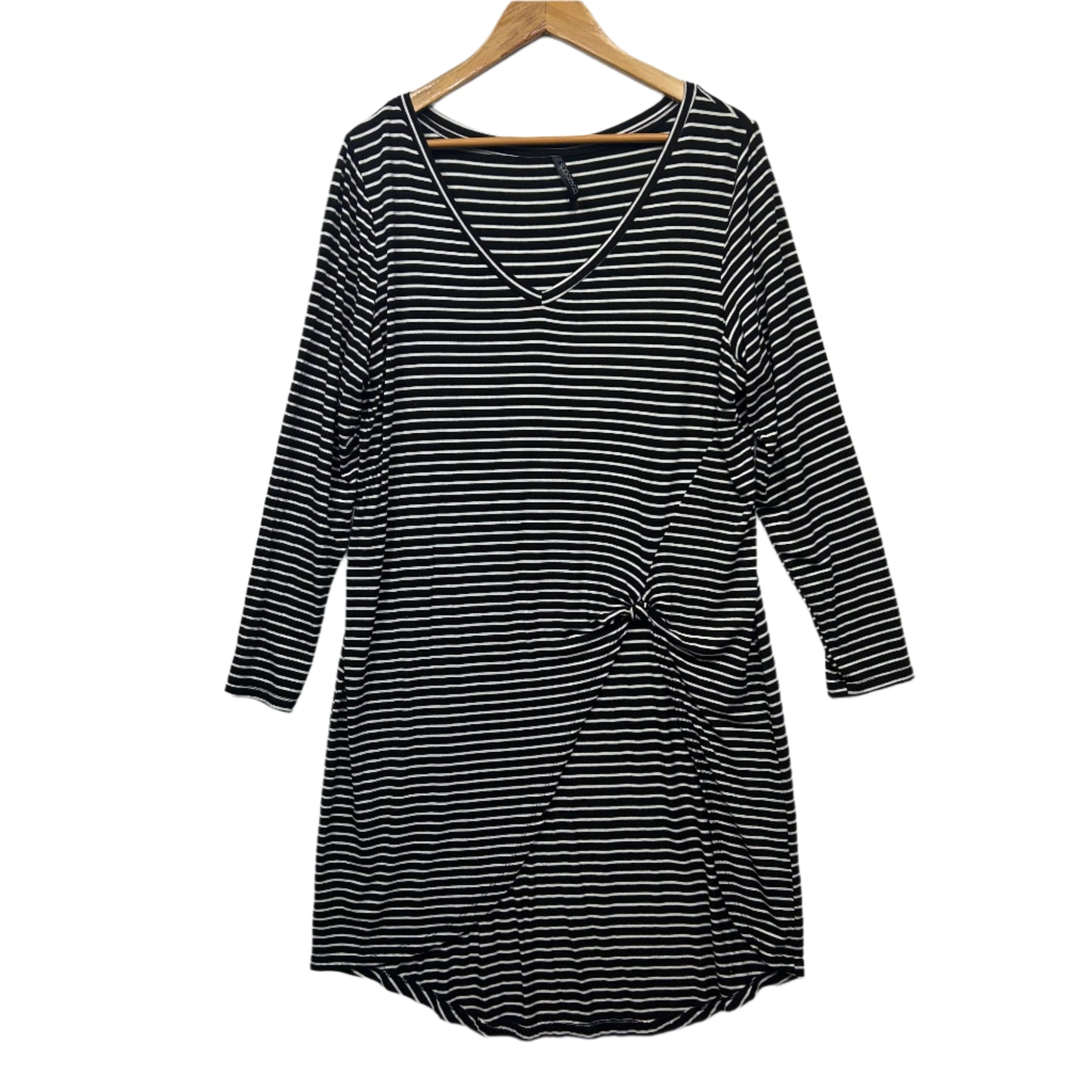 Crossroads Top Size 16 XL Black White Striped Casual Viscose Blend