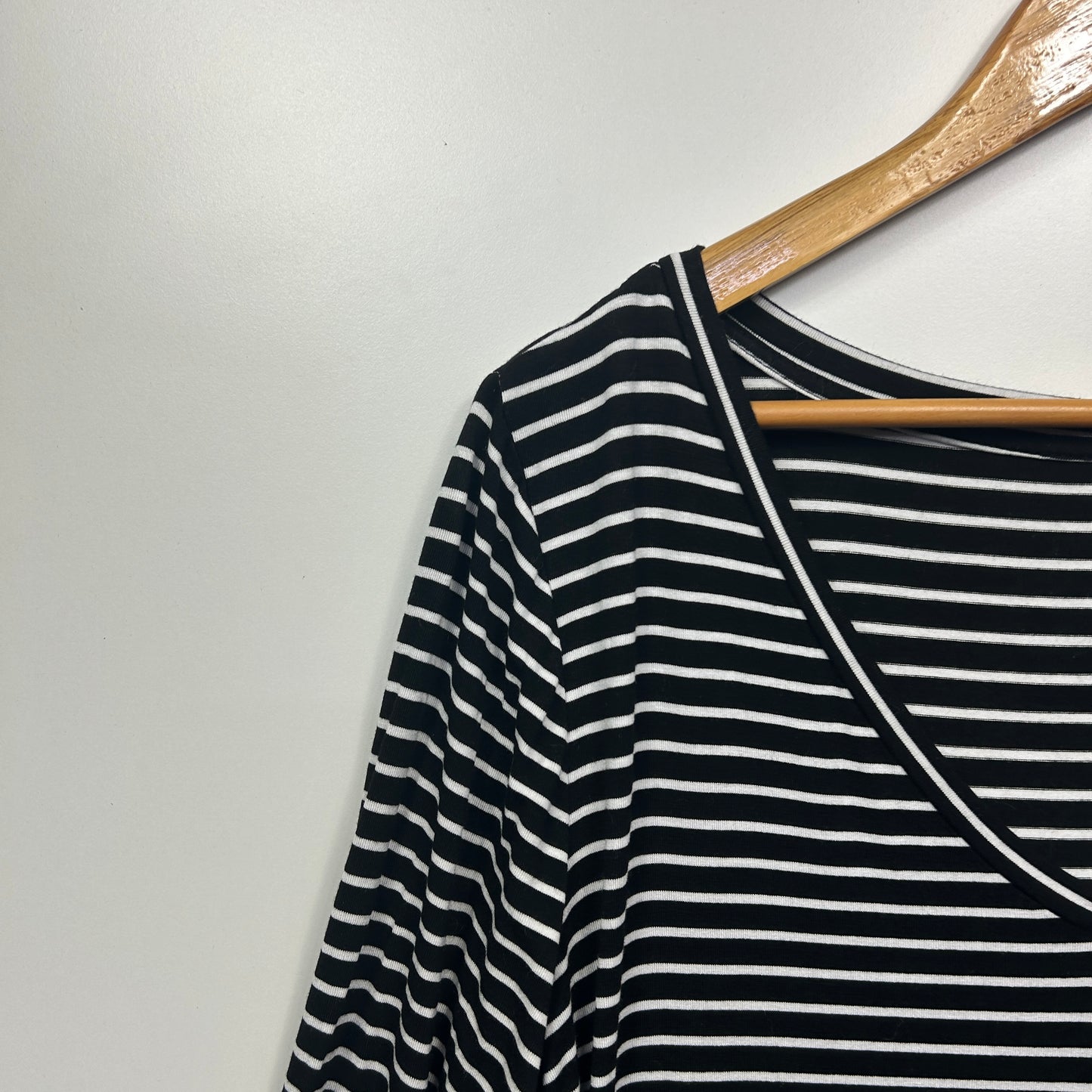 Crossroads Top Size 16 XL Black White Striped Casual Viscose Blend