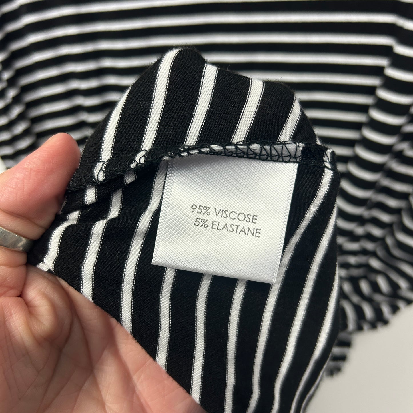 Crossroads Top Size 16 XL Black White Striped Casual Viscose Blend