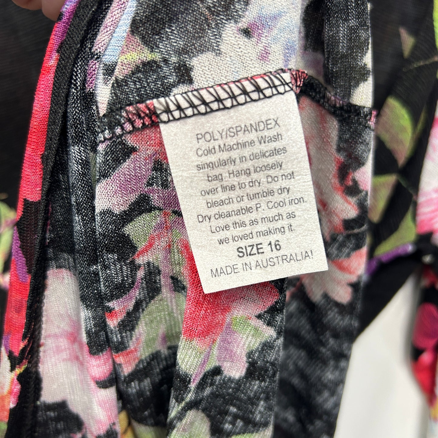 Motto Fashions Top Size 16 Multicoloured Floral Made in Australia