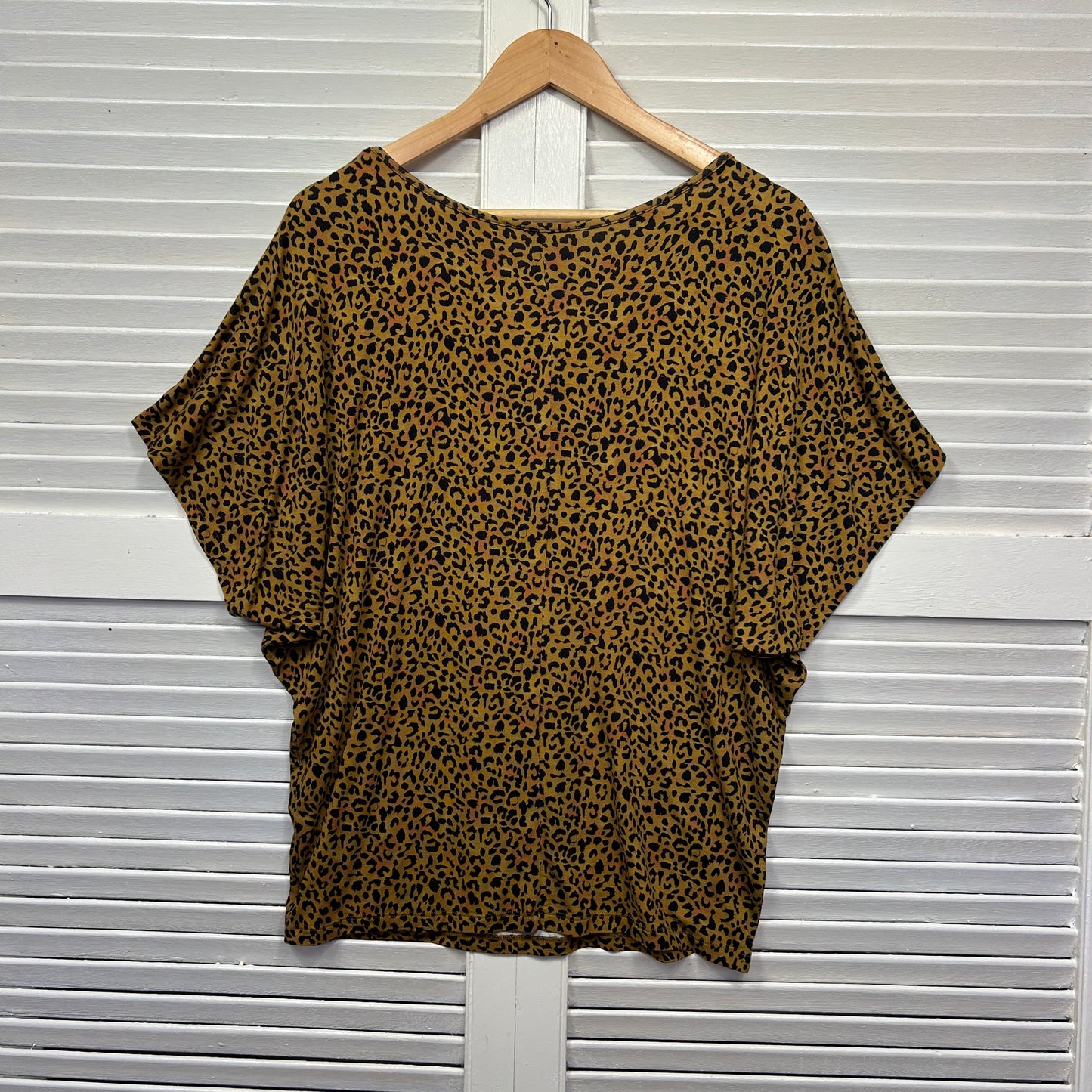 Betty Basics Top Size 14 Short Sleeve Animal Print