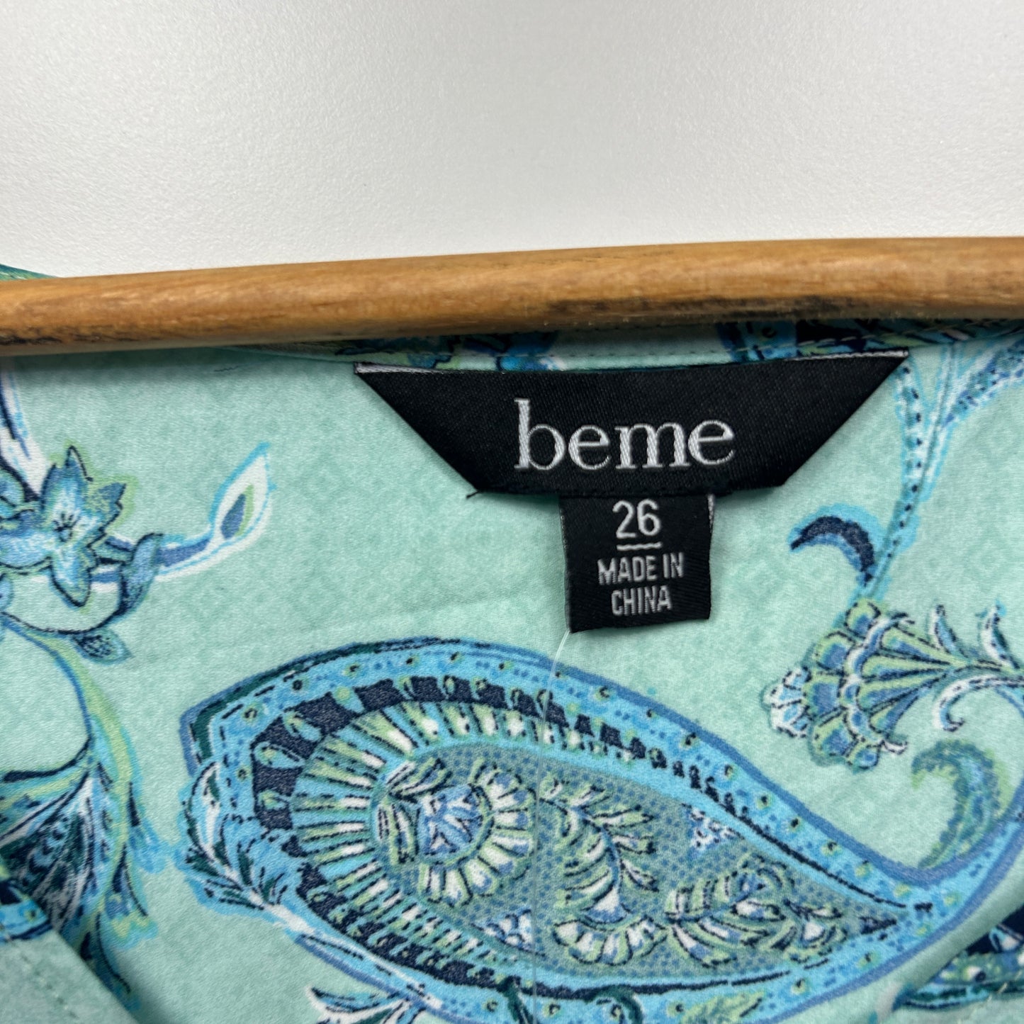 beme Top Size 26 Sleeveless Blue Aqua Paisley Print New