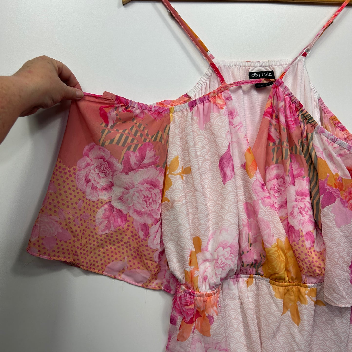 City Chic Top Size 14 XS Plus Floral Cold Shoulder Sleeve Pleated Pink Cut Out
