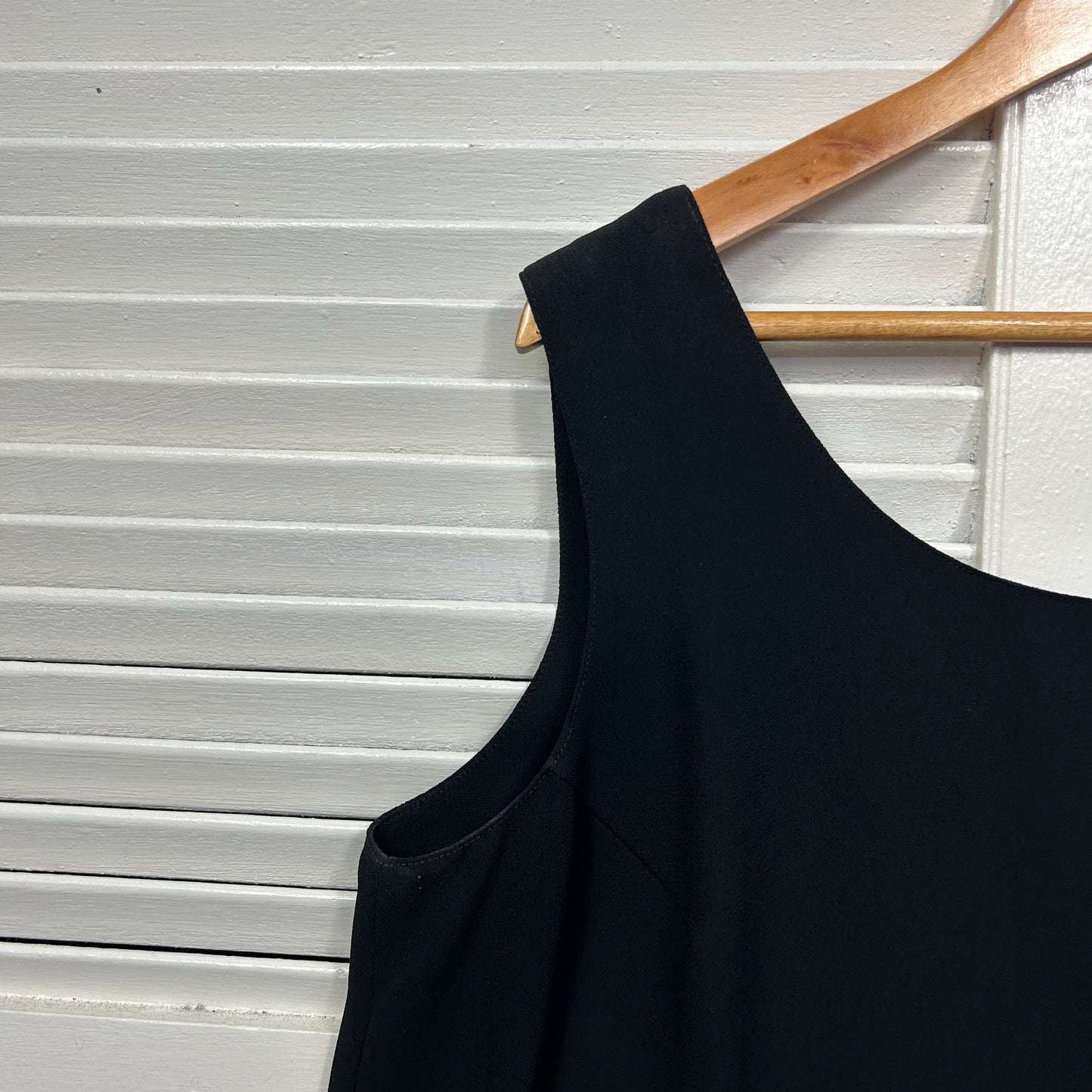 Liz Davernport Top Size 16 Black Sleeveless Made in Australia