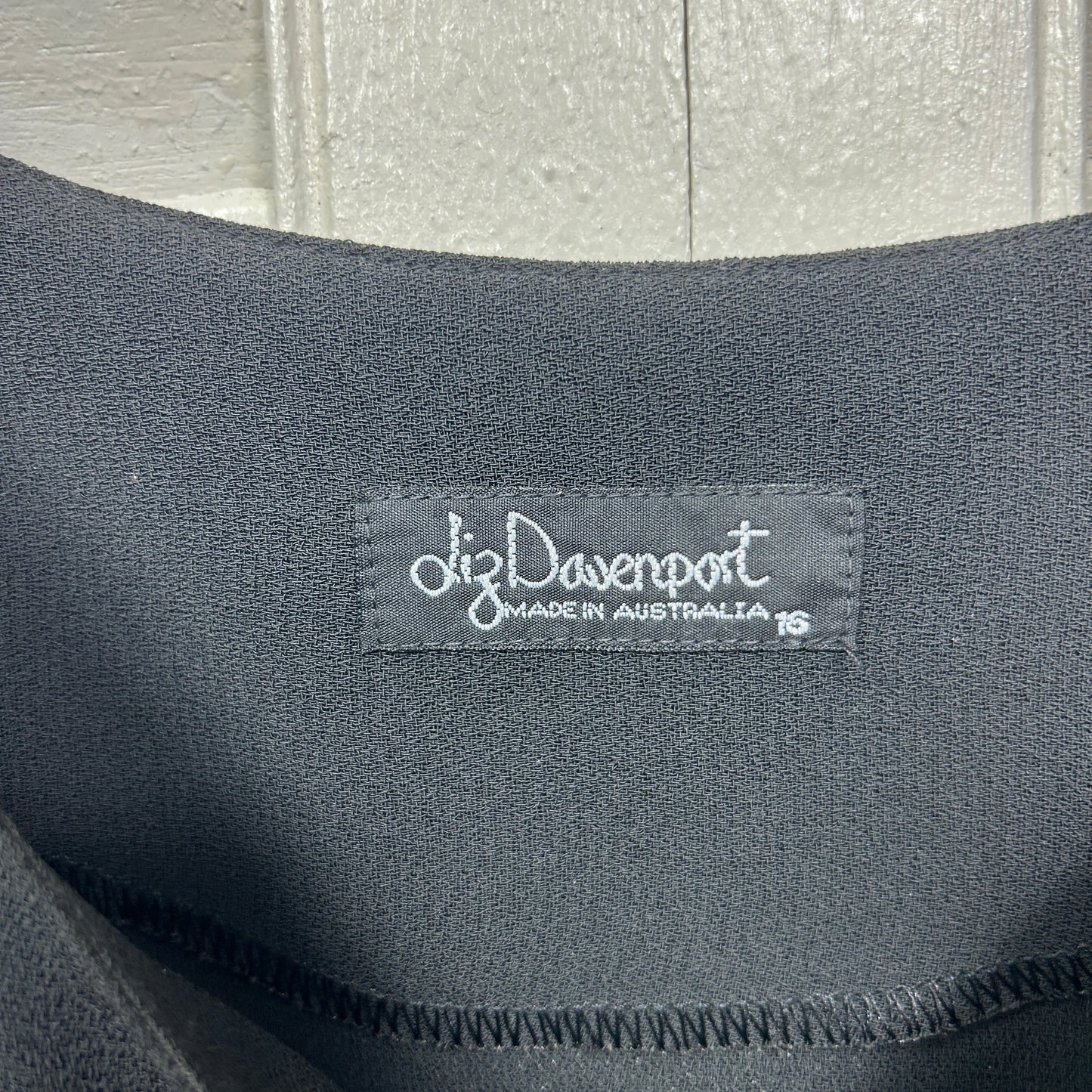 Liz Davernport Top Size 16 Black Sleeveless Made in Australia