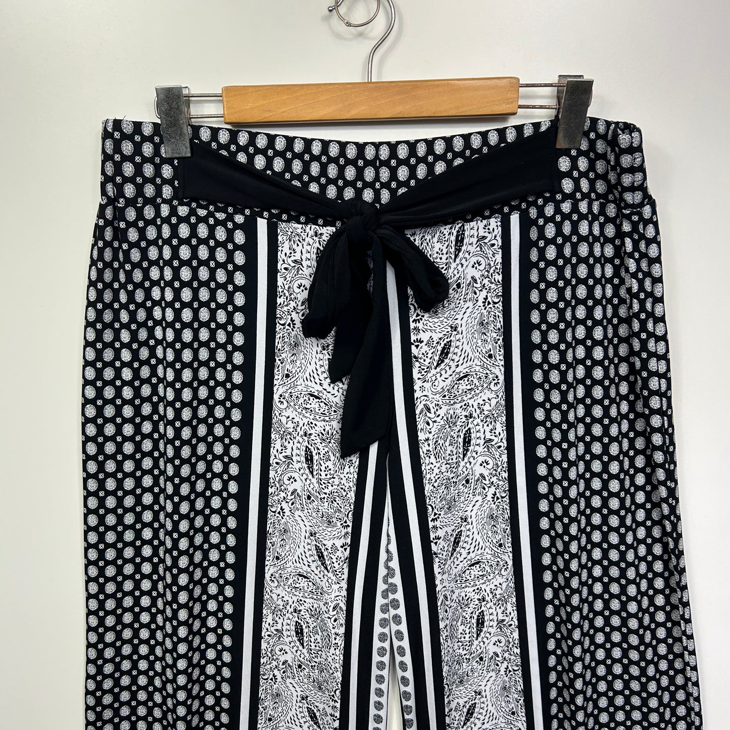 Rockmans Pants Size 16 Black White Paisley Print