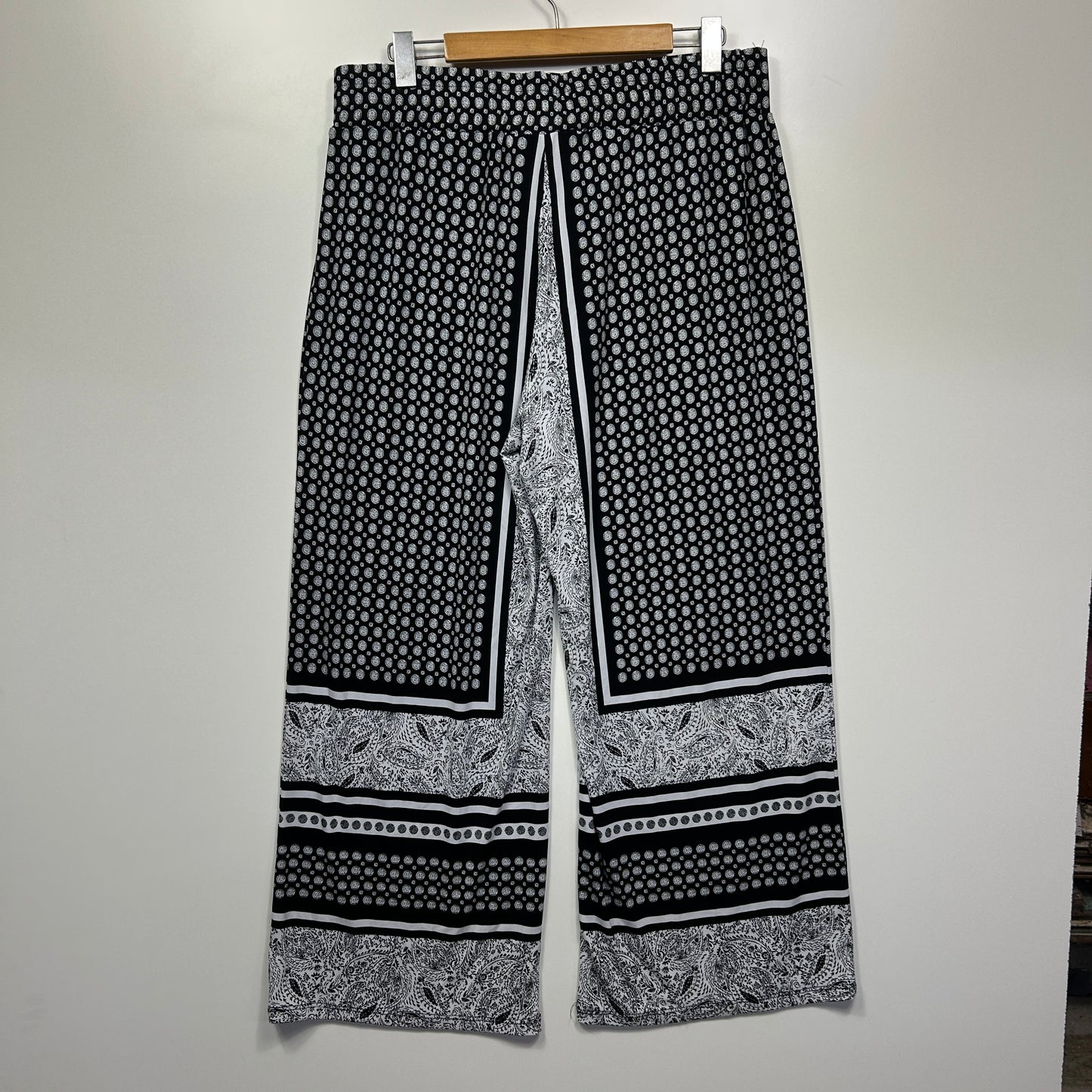 Rockmans Pants Size 16 Black White Paisley Print