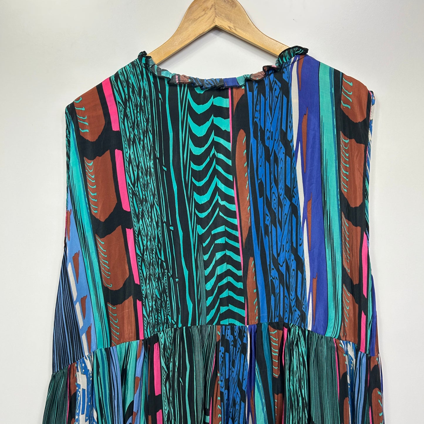 Taking Shape Top or Short Dress Size 20 Sleeveless Multicoloured