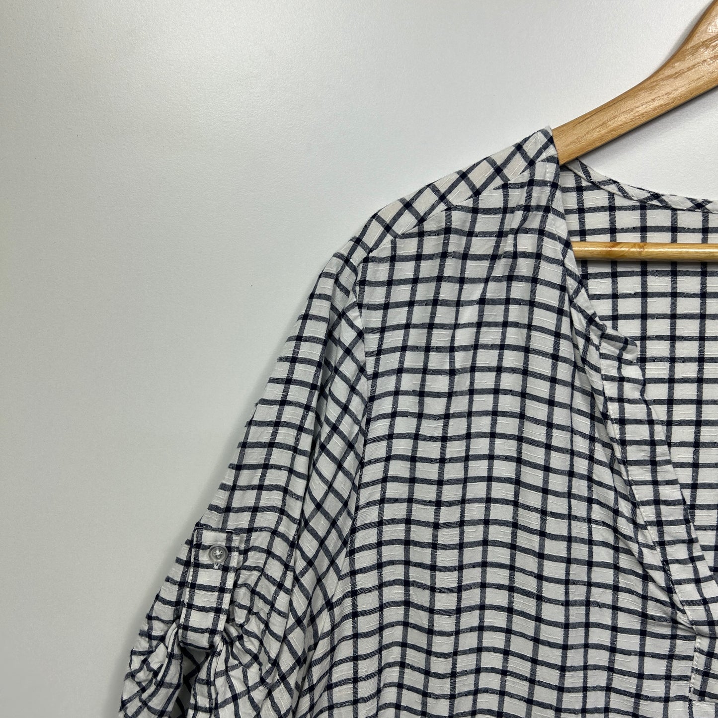 Anko Curve Top SIze 22 White Check Roll Tab Sleeve Viscose