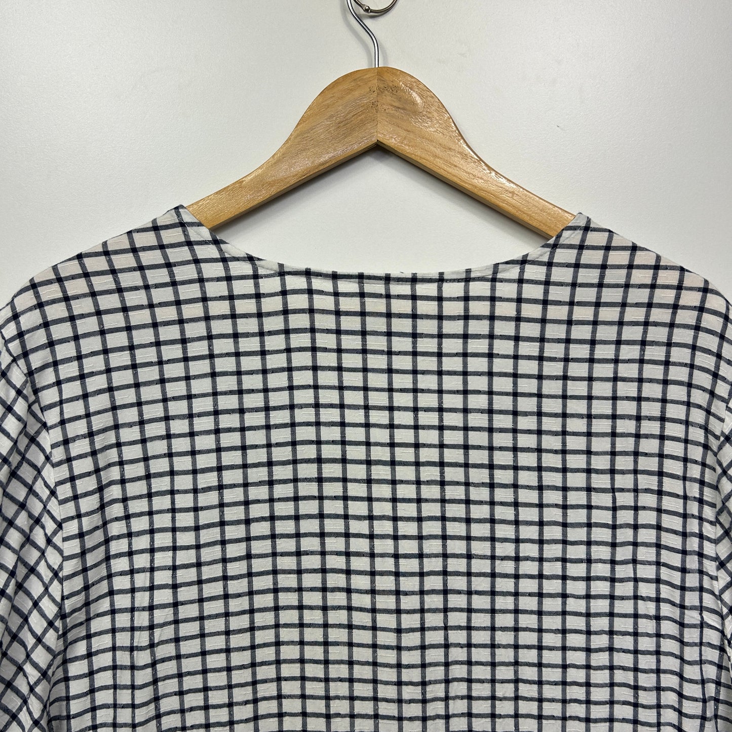 Anko Curve Top SIze 22 White Check Roll Tab Sleeve Viscose