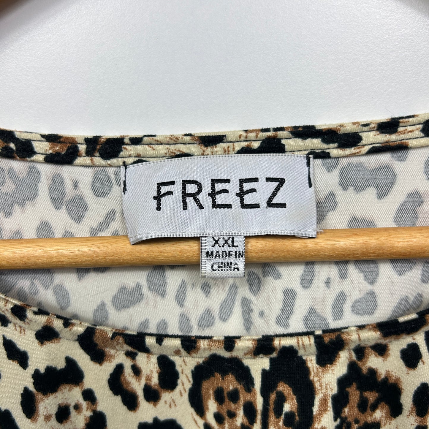 Freez Top Size 2XL Animal Print 3/4 Sleeve