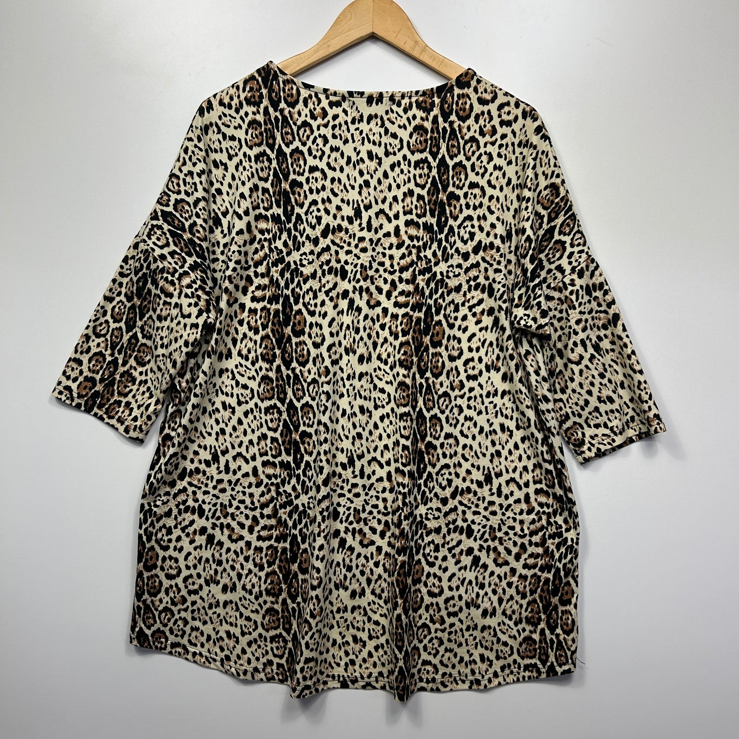 Freez Top Size 2XL Animal Print 3/4 Sleeve