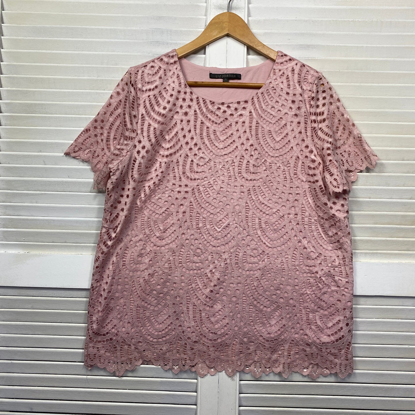Liz Jordan Top Size XL Pink Lace Crochet Overlay Short Sleeve Nylon