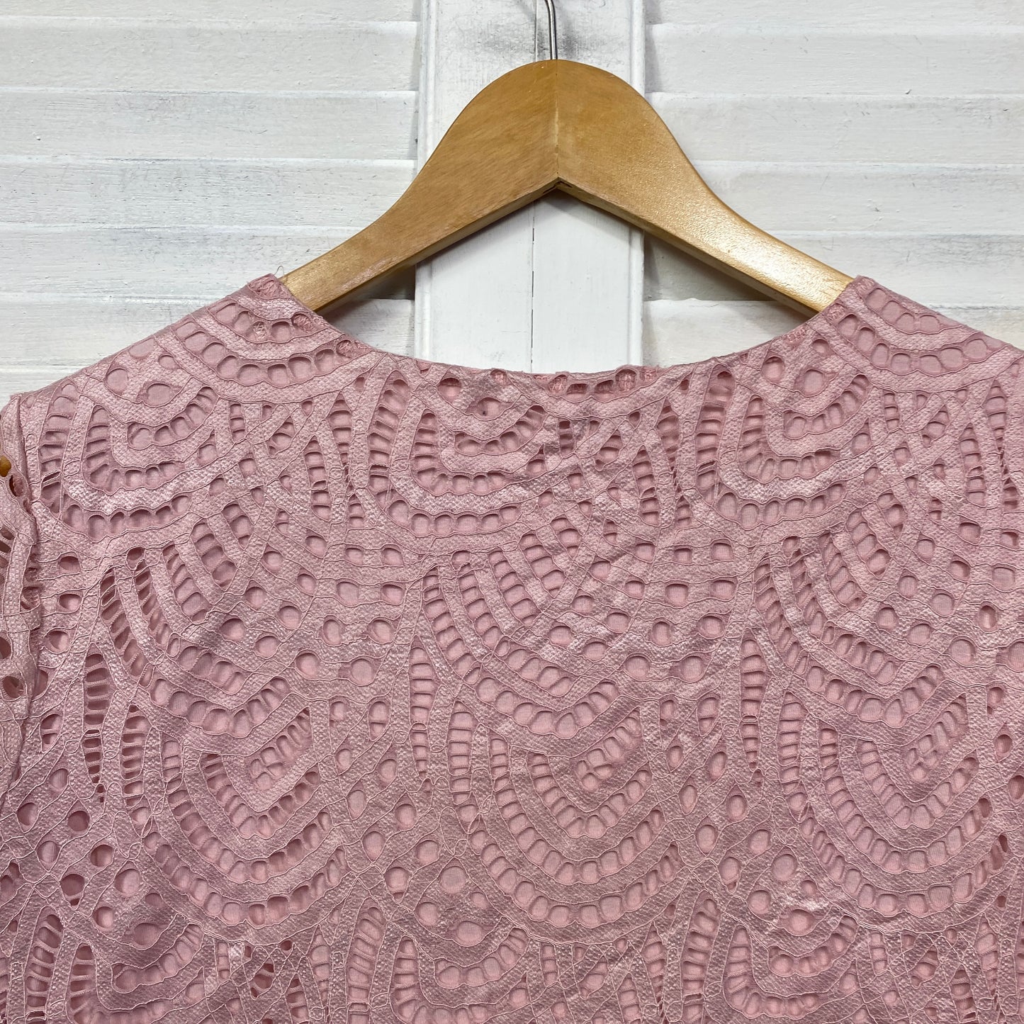 Liz Jordan Top Size XL Pink Lace Crochet Overlay Short Sleeve Nylon