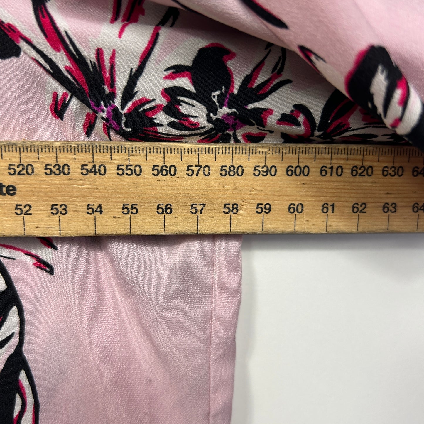 Noni B Top Size 16 Pink Floral Roll Tab Sleeve
