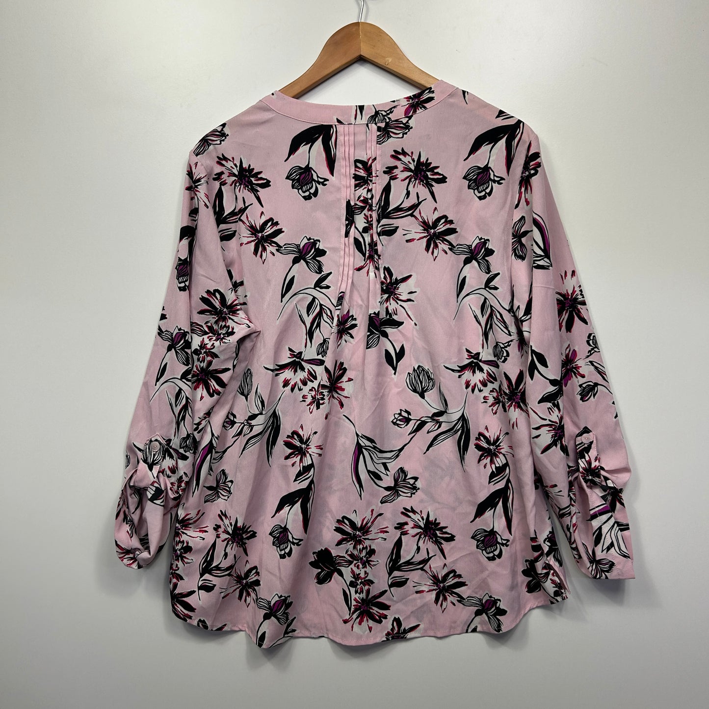 Noni B Top Size 16 Pink Floral Roll Tab Sleeve