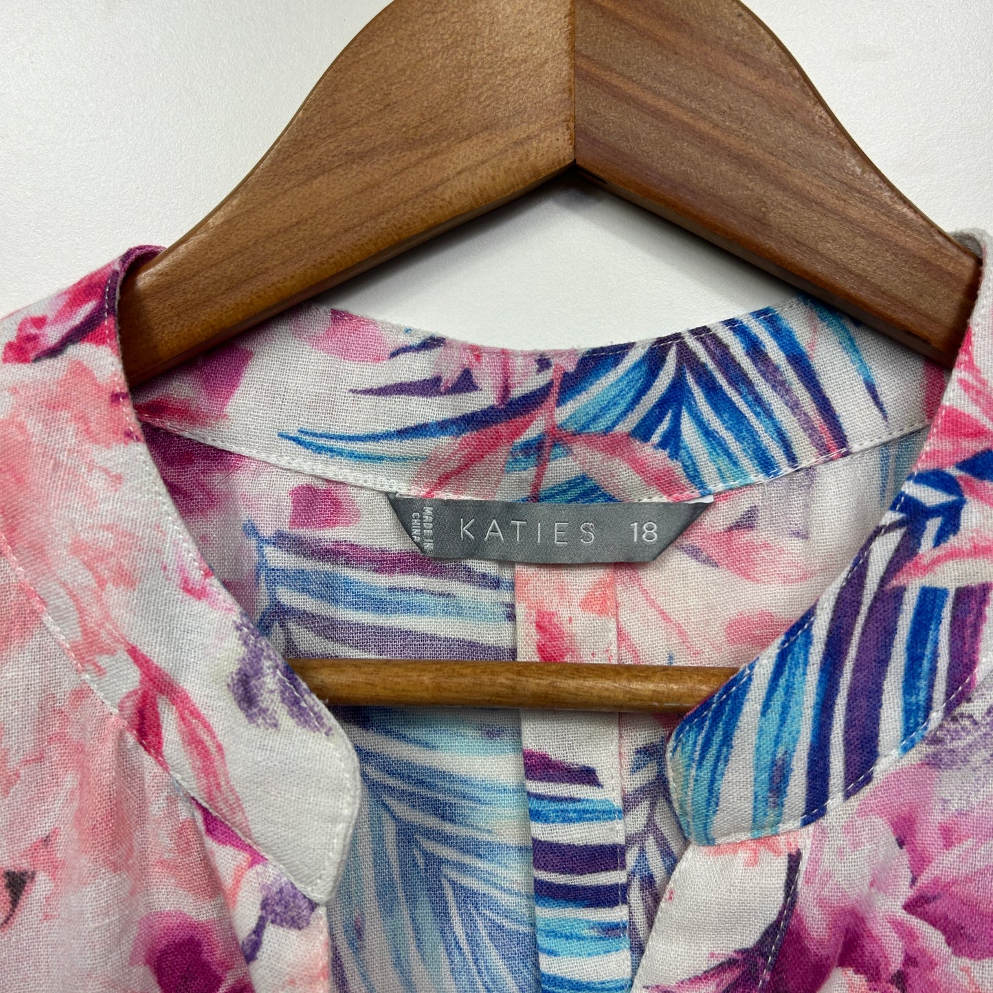 Katies Top Size 18 Floral 3/4 Sleeve Multicoloured Button Up