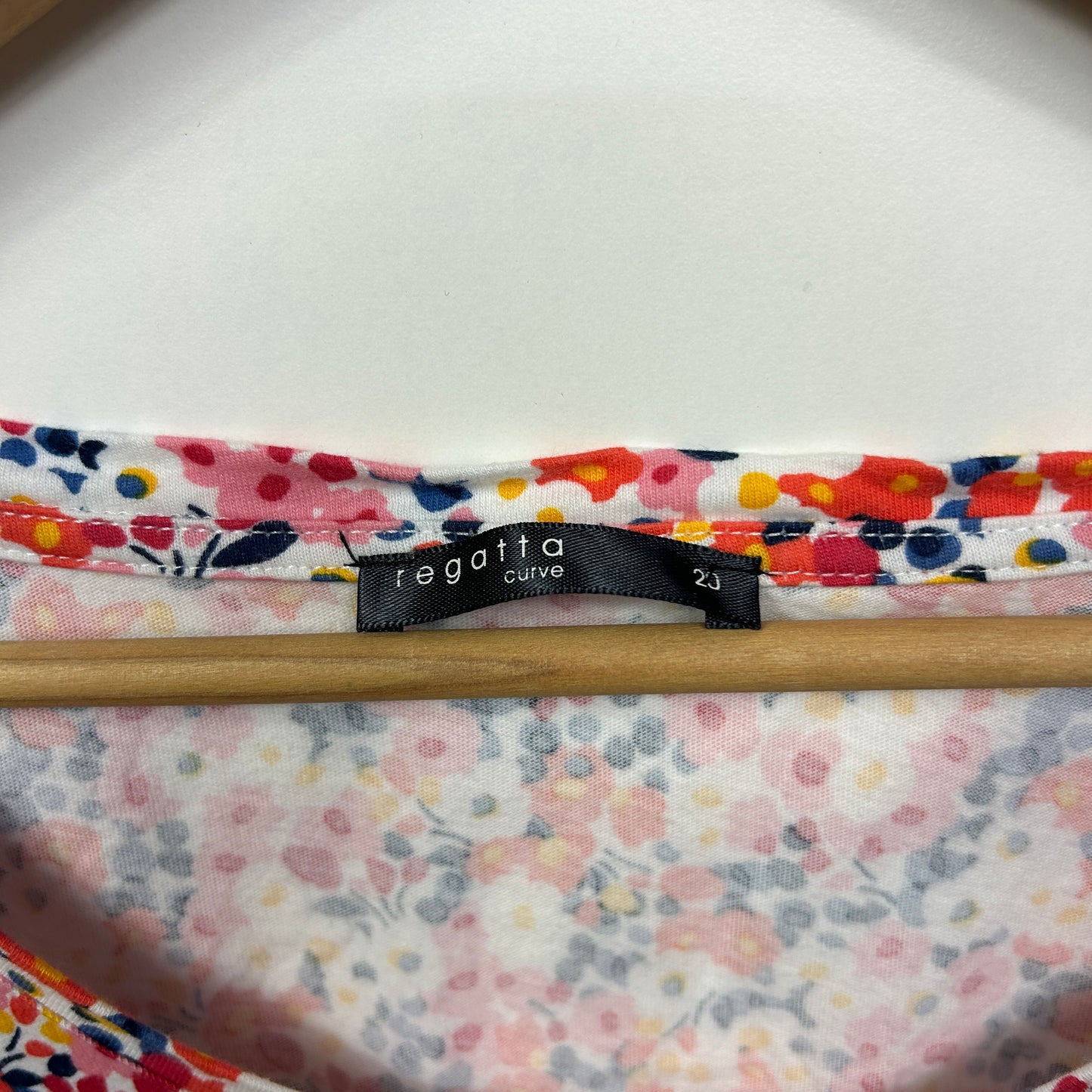 Regatta Curve Top Size 22 Floral Short Sleeve 100% Cotton