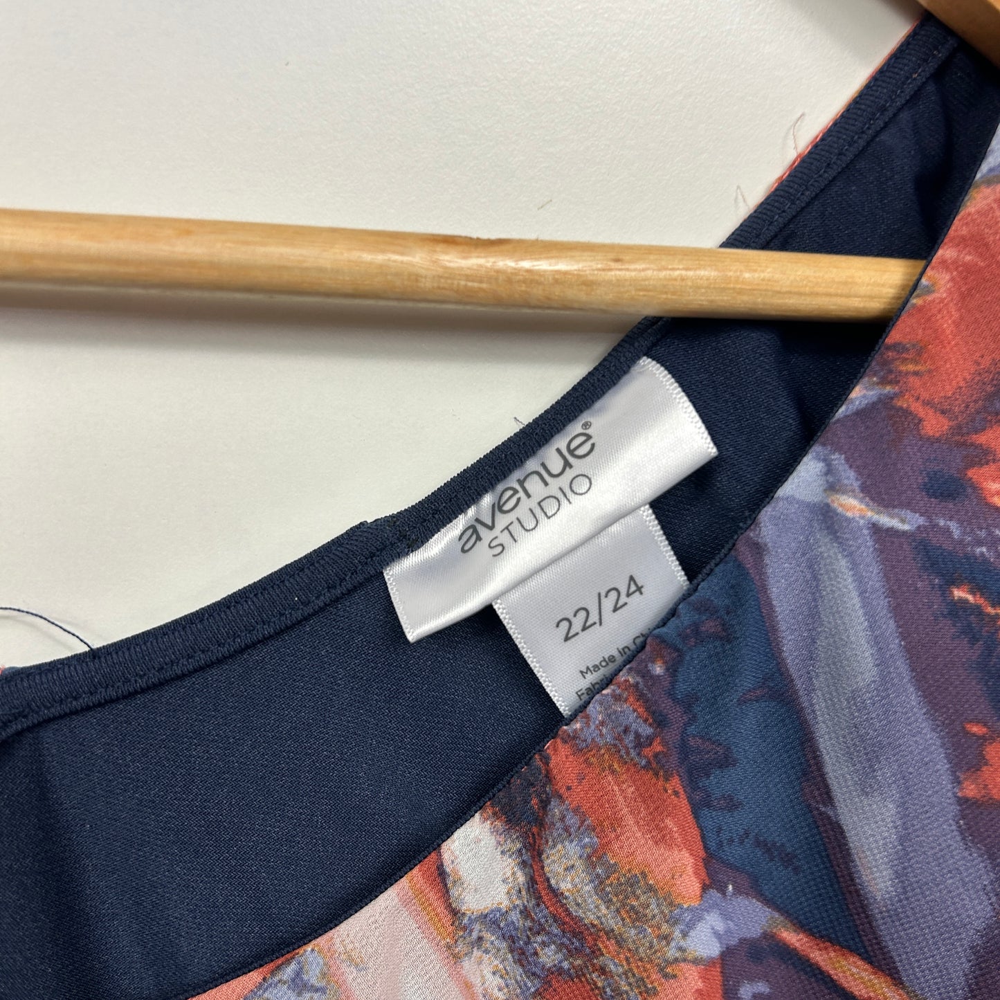 Avenue Top Size 22 24 Short Sleeve Sheer Overlay