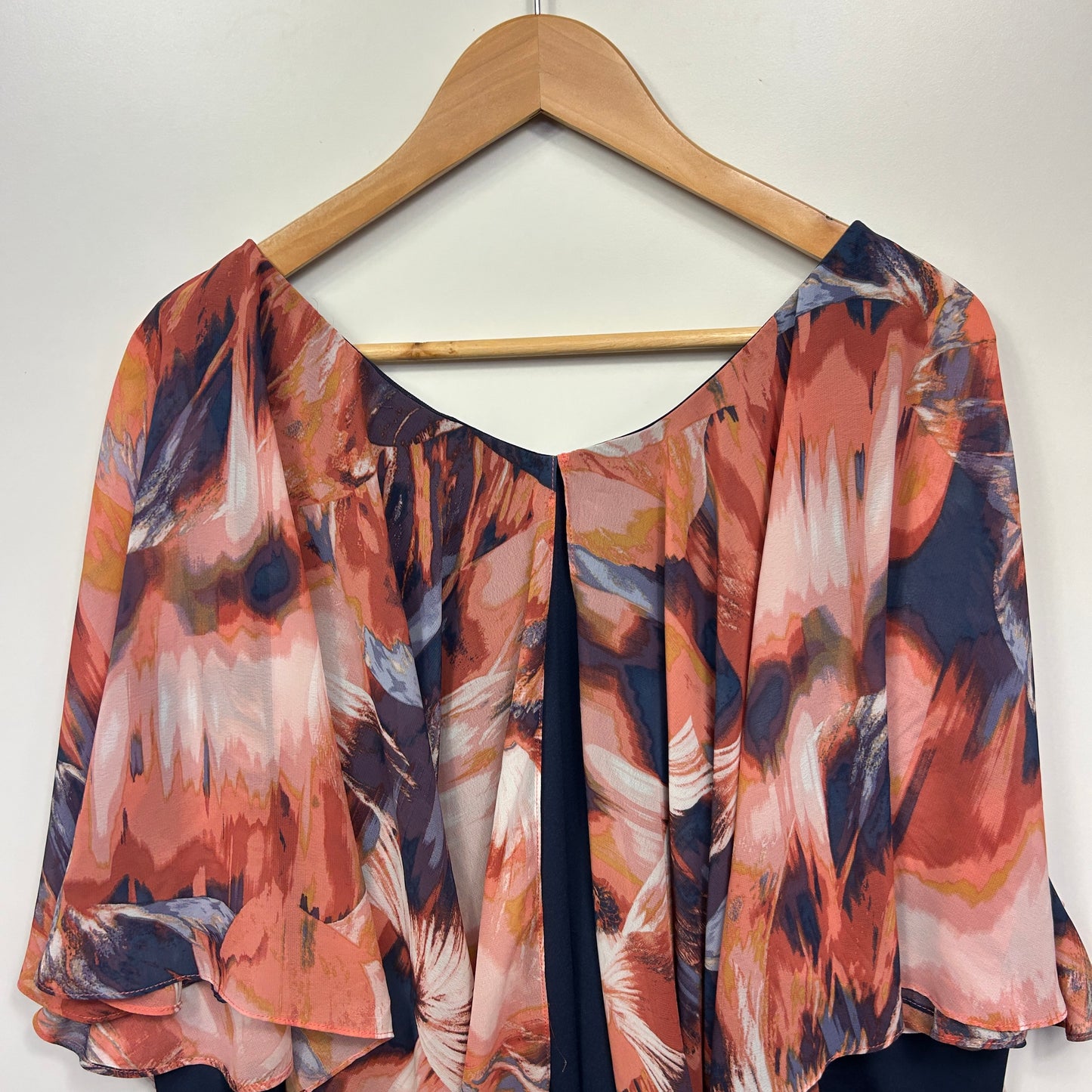 Avenue Top Size 22 24 Short Sleeve Sheer Overlay