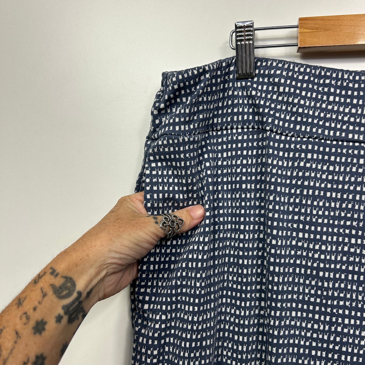 Taking Shape Cropped Pants Size 22 Petites Blue White Checked Pockets