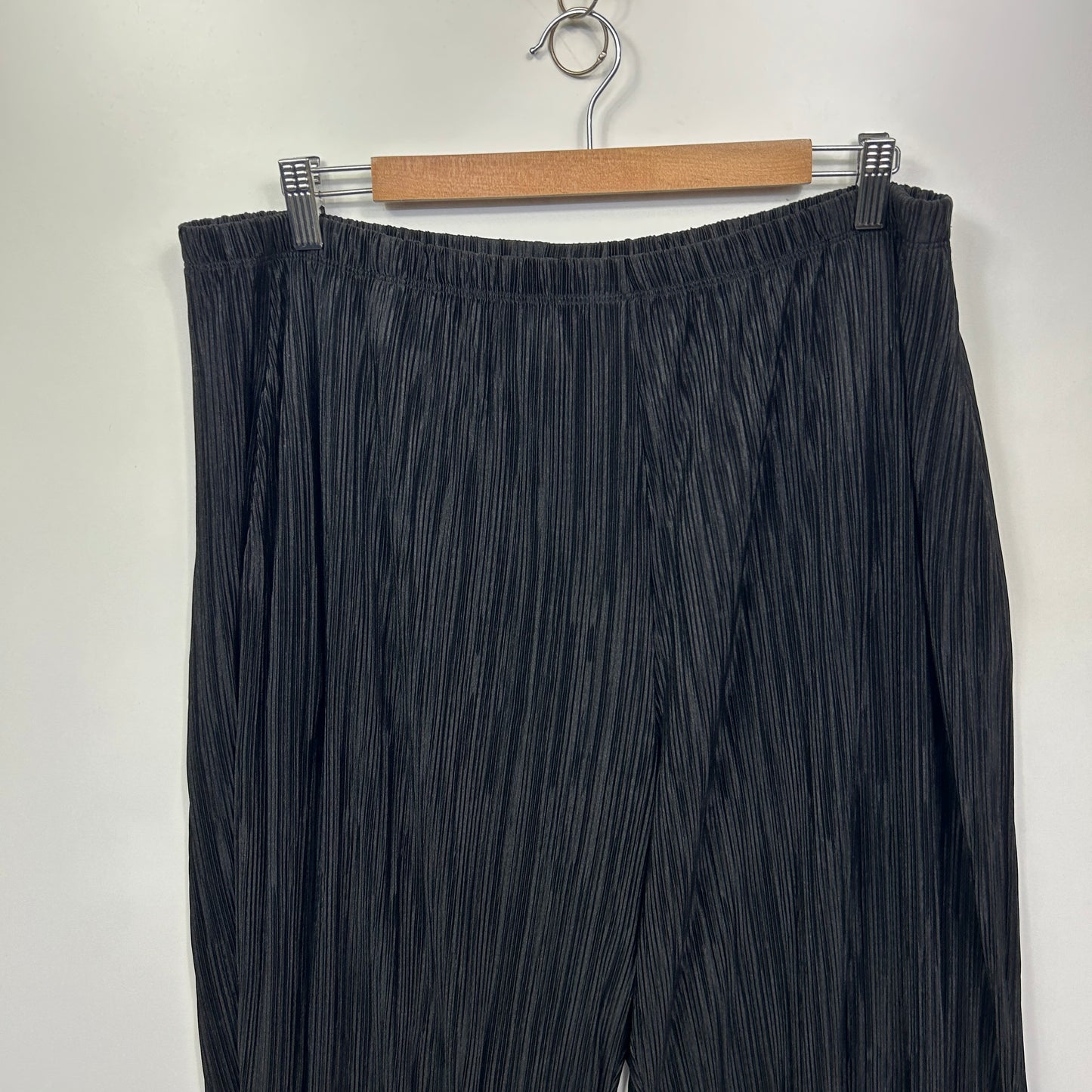 Taking Shape Pants Size 18 Black Pleated Elastic Waist
