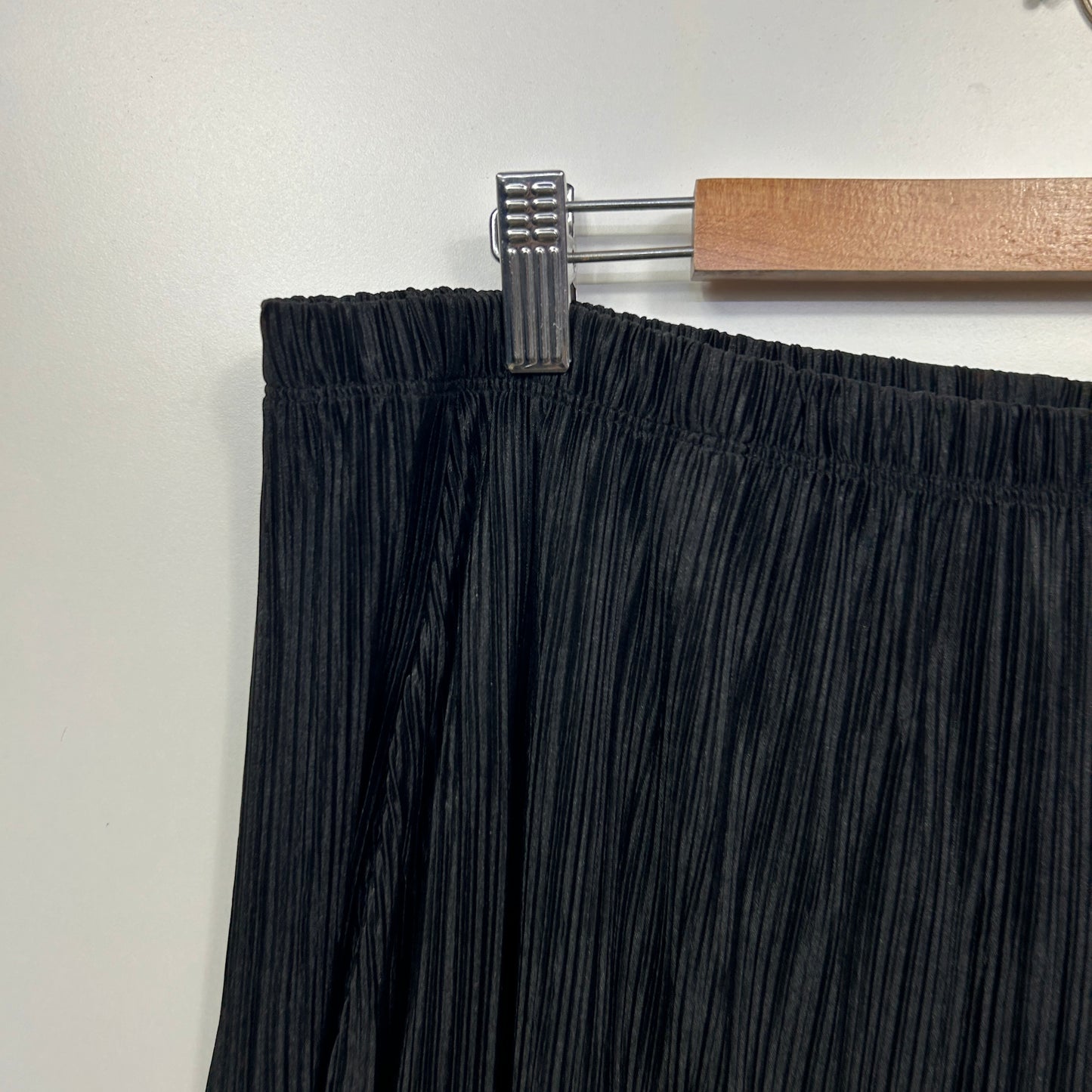 Taking Shape Pants Size 18 Black Pleated Elastic Waist