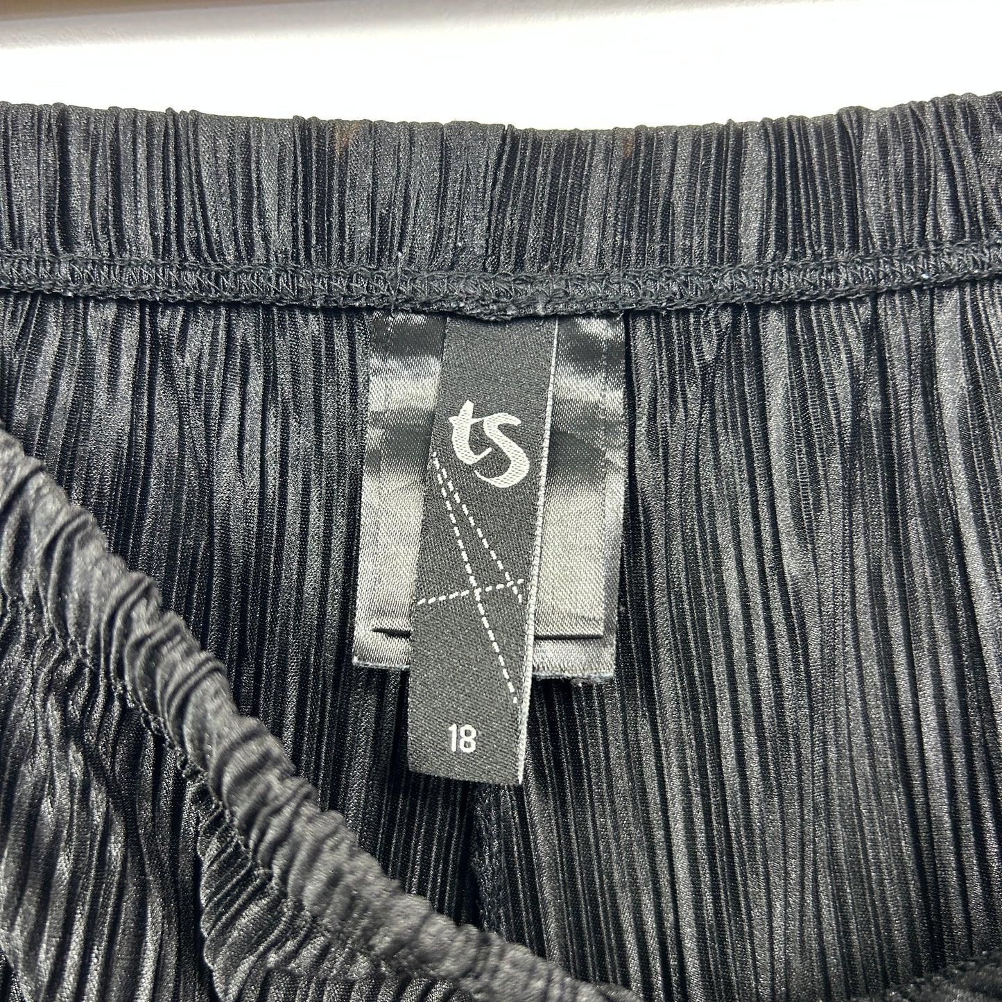 Taking Shape Pants Size 18 Black Pleated Elastic Waist
