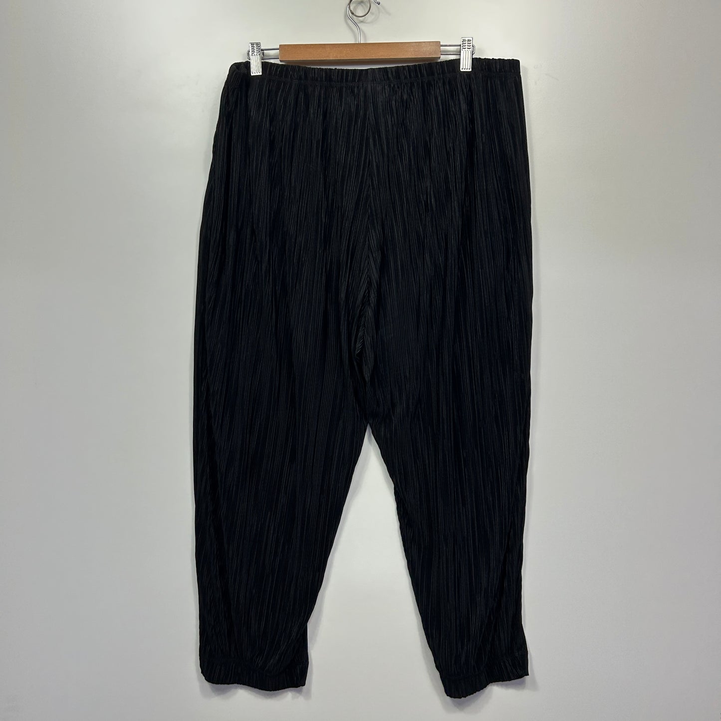Taking Shape Pants Size 18 Black Pleated Elastic Waist