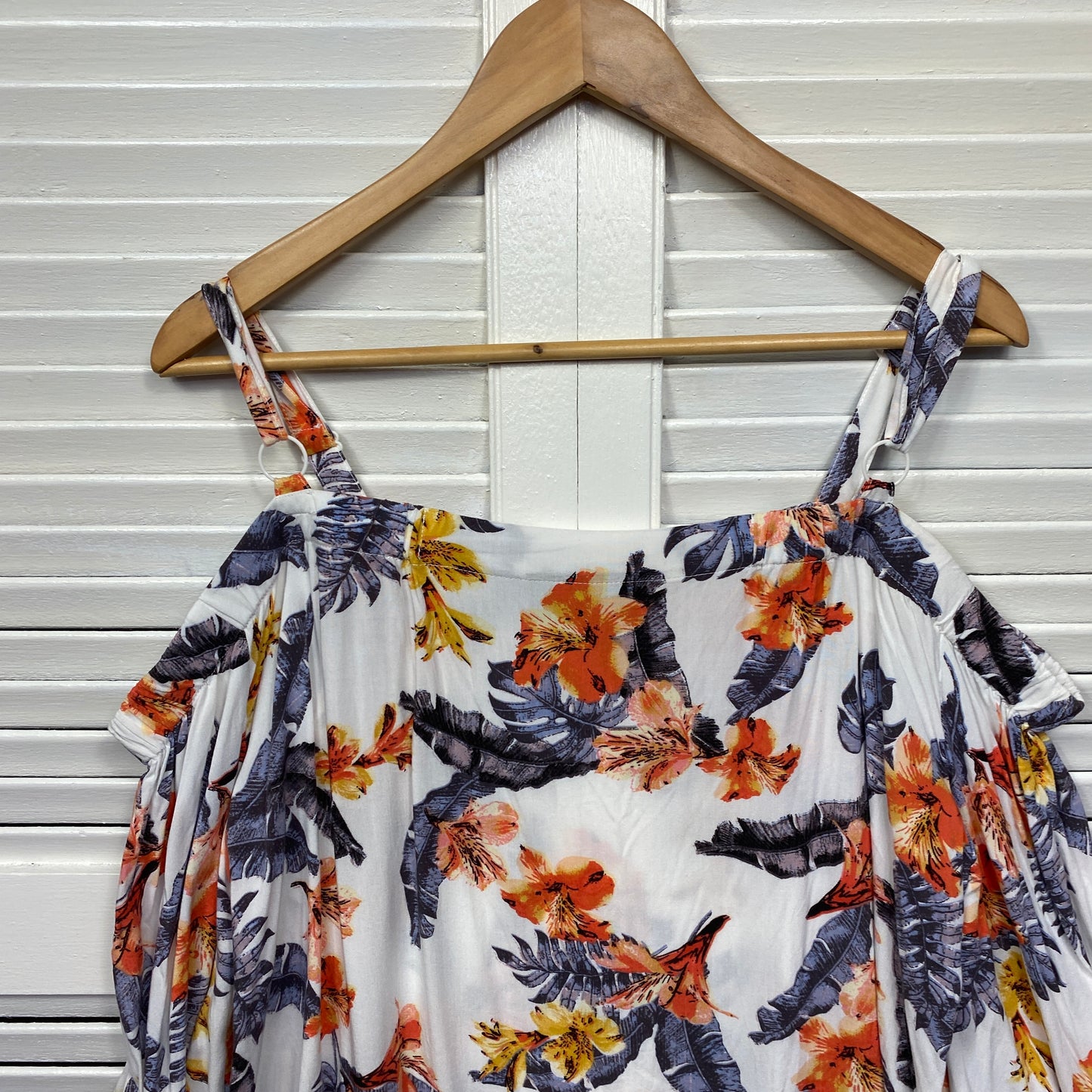 Autograph Top Size 16 White Off the Shoulder Floral Viscose