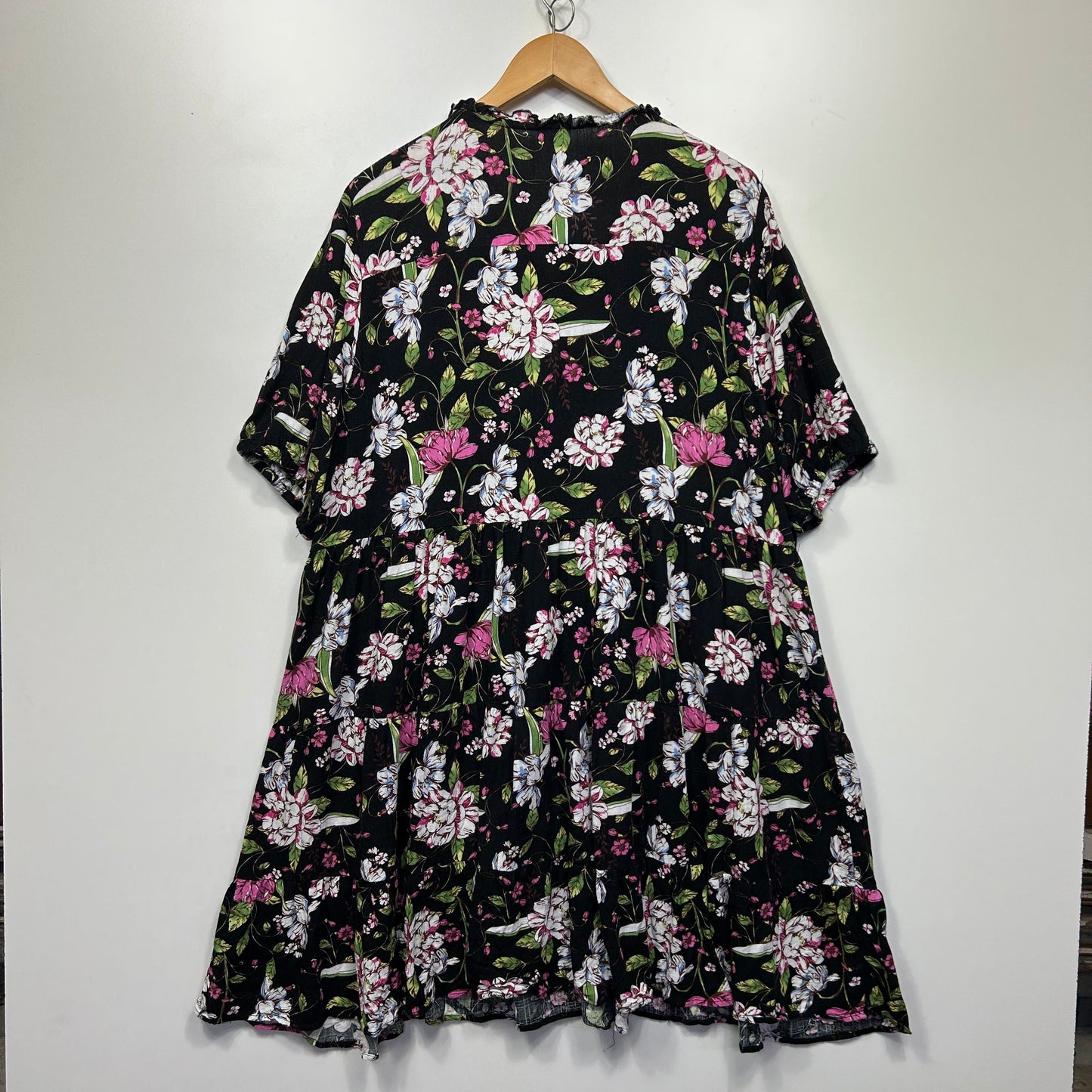 Rivers Dress Size 20 Black Floral Shift Short Sleeve Viscose