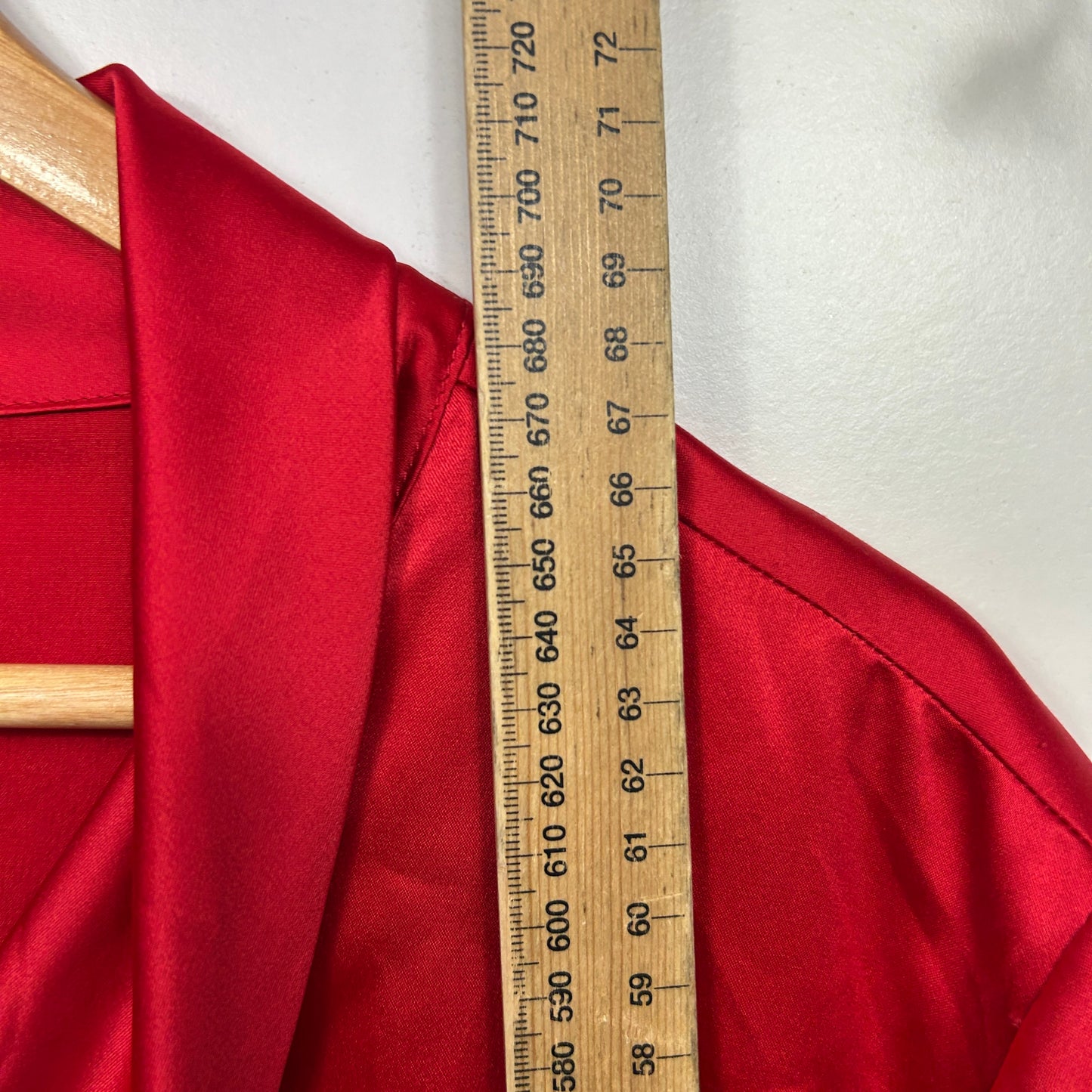 Noni-B Red Short Sleeve Top with Twist Detail - Size 18