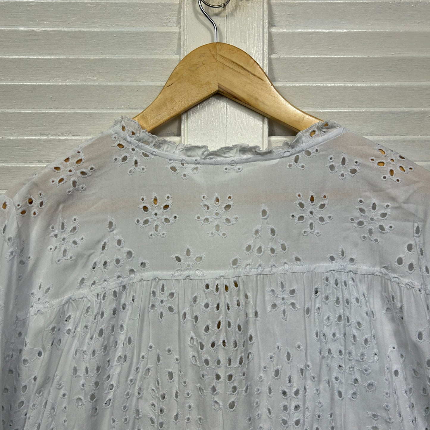 Virtuelle Top Size 24 White Broderie Top New
