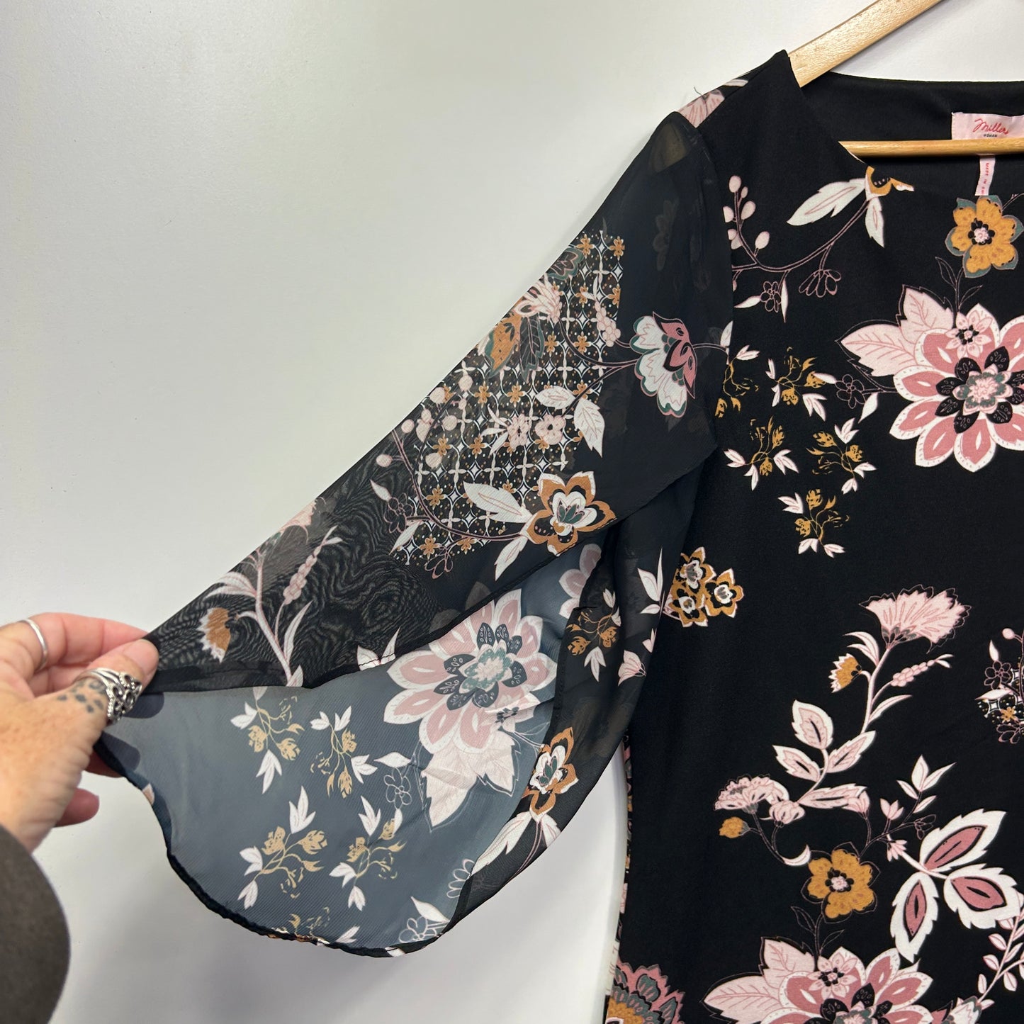 Millers Dress Size 22 Black Floral Spilt Sleeve