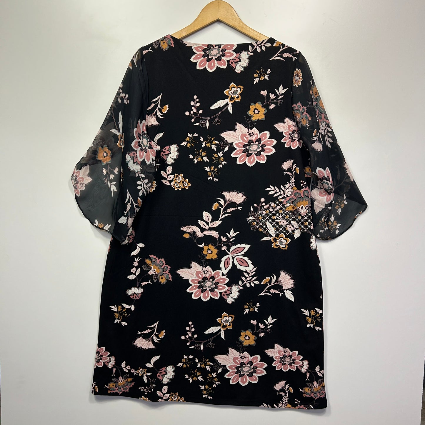Millers Dress Size 22 Black Floral Spilt Sleeve