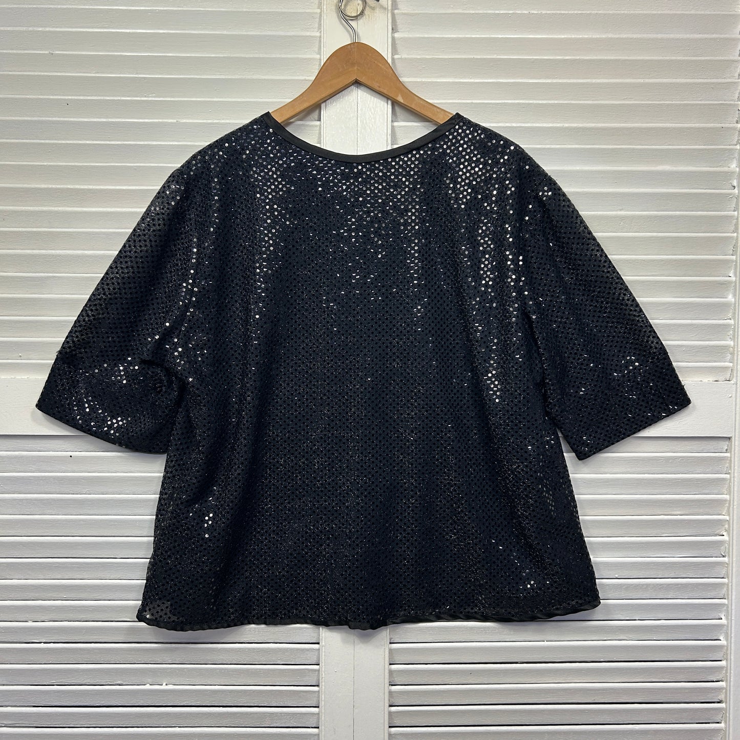 Glimmer Crop Top Size 16 18? Black Short Sleeve
