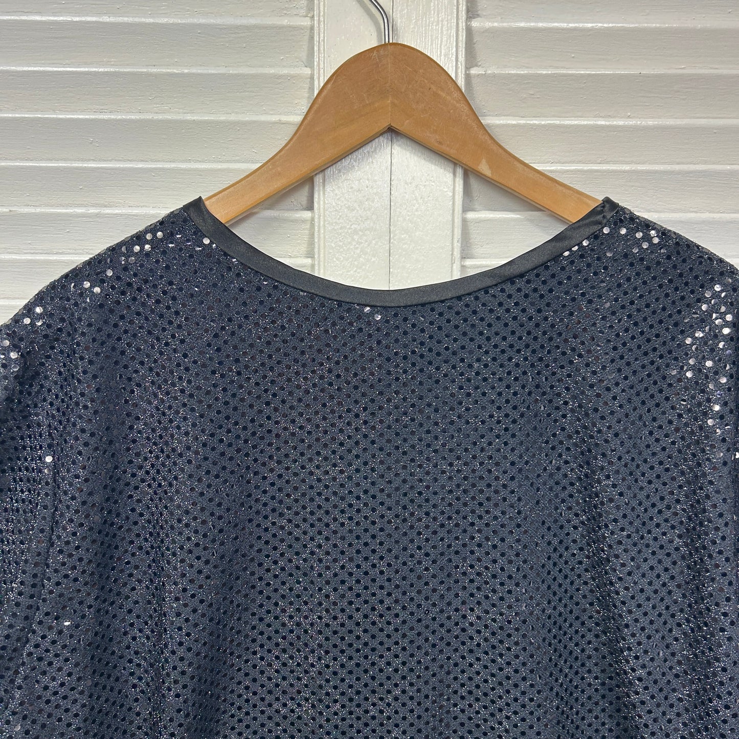 Glimmer Crop Top Size 16 18? Black Short Sleeve