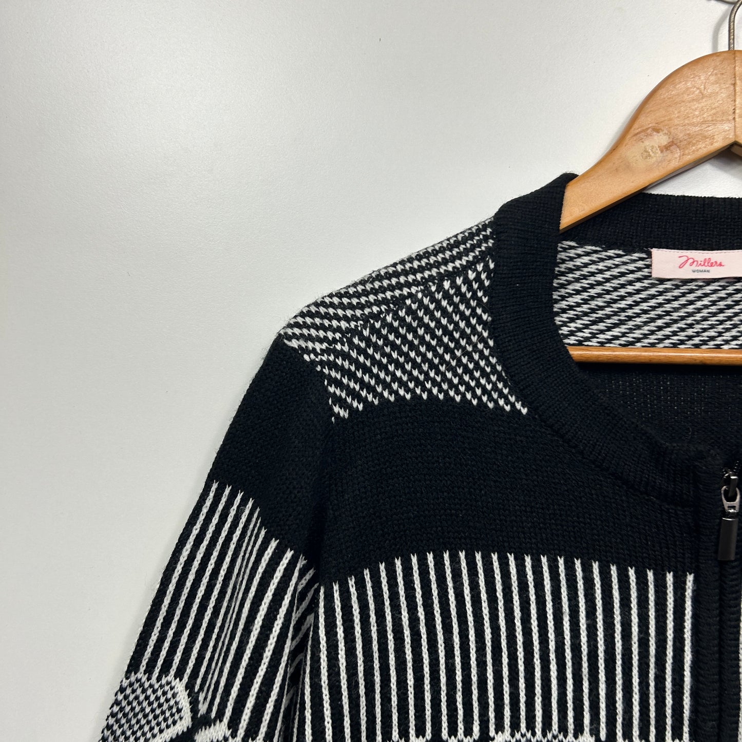 Millers Jumper Knit Cardigan Size Large 14 Full Zip Up Black White