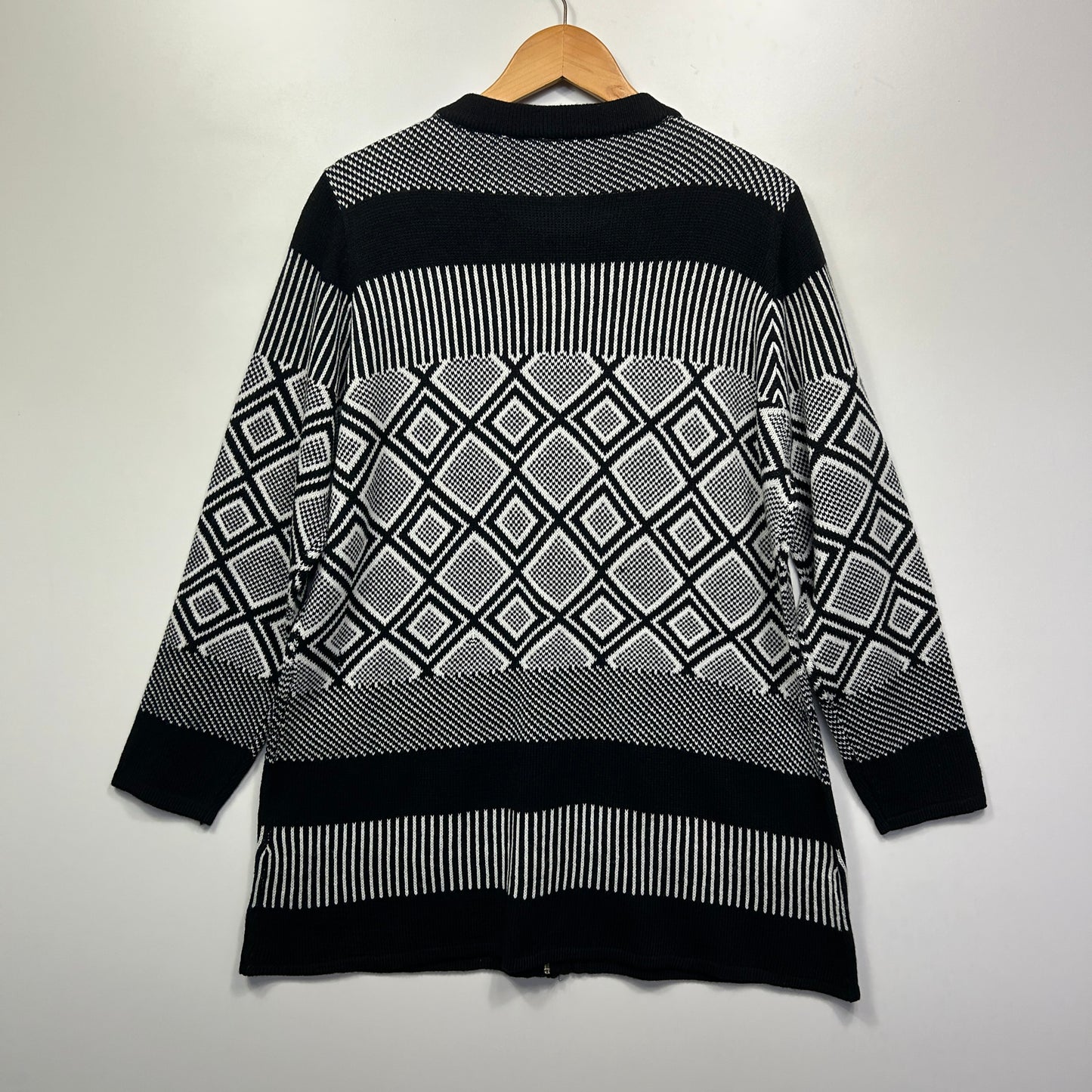 Millers Jumper Knit Cardigan Size Large 14 Full Zip Up Black White