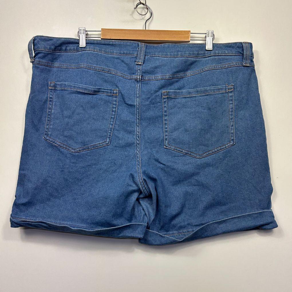 Avella Denim Shorts - Size 22