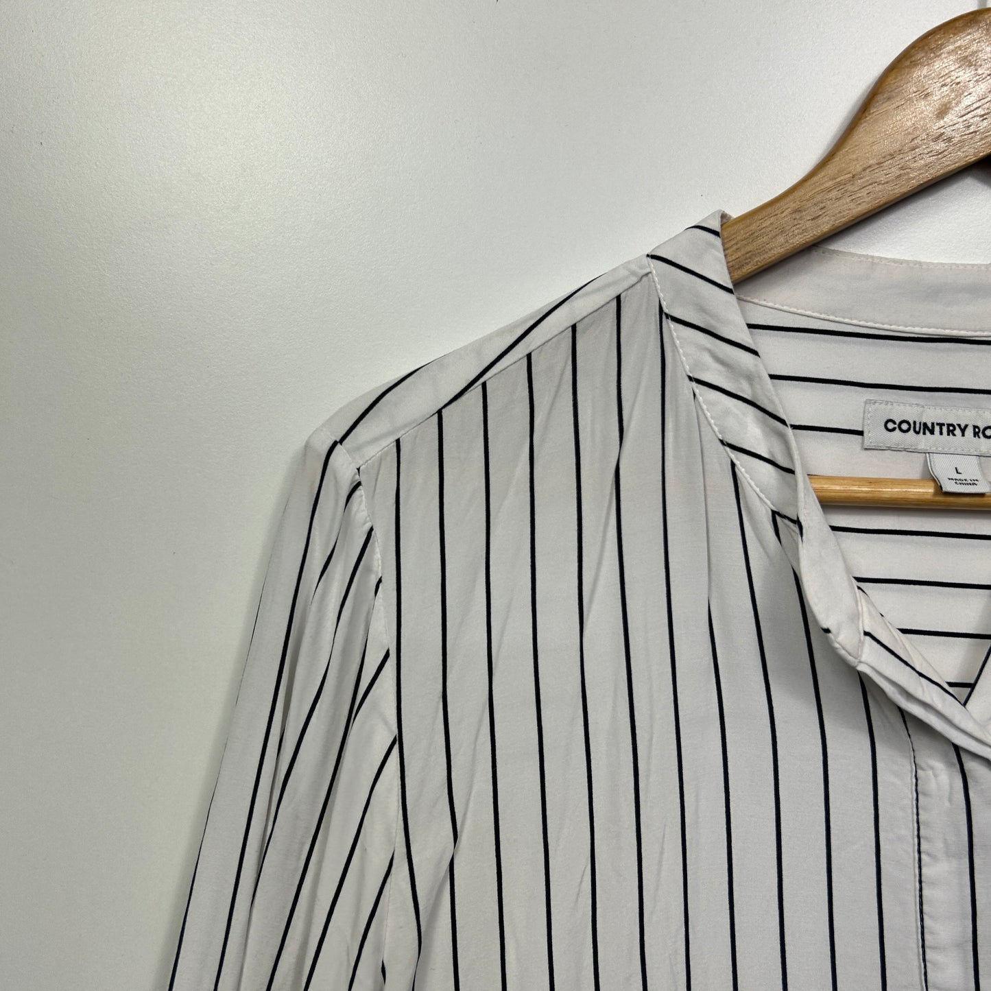 Country Road Top Size Large 14 White Striped Long Sleeve Viscose