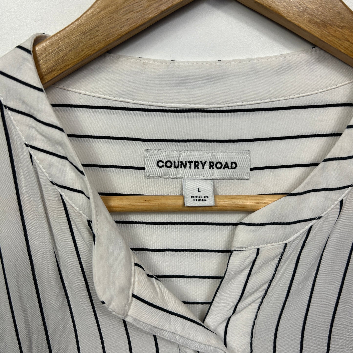 Country Road Top Size Large 14 White Striped Long Sleeve Viscose