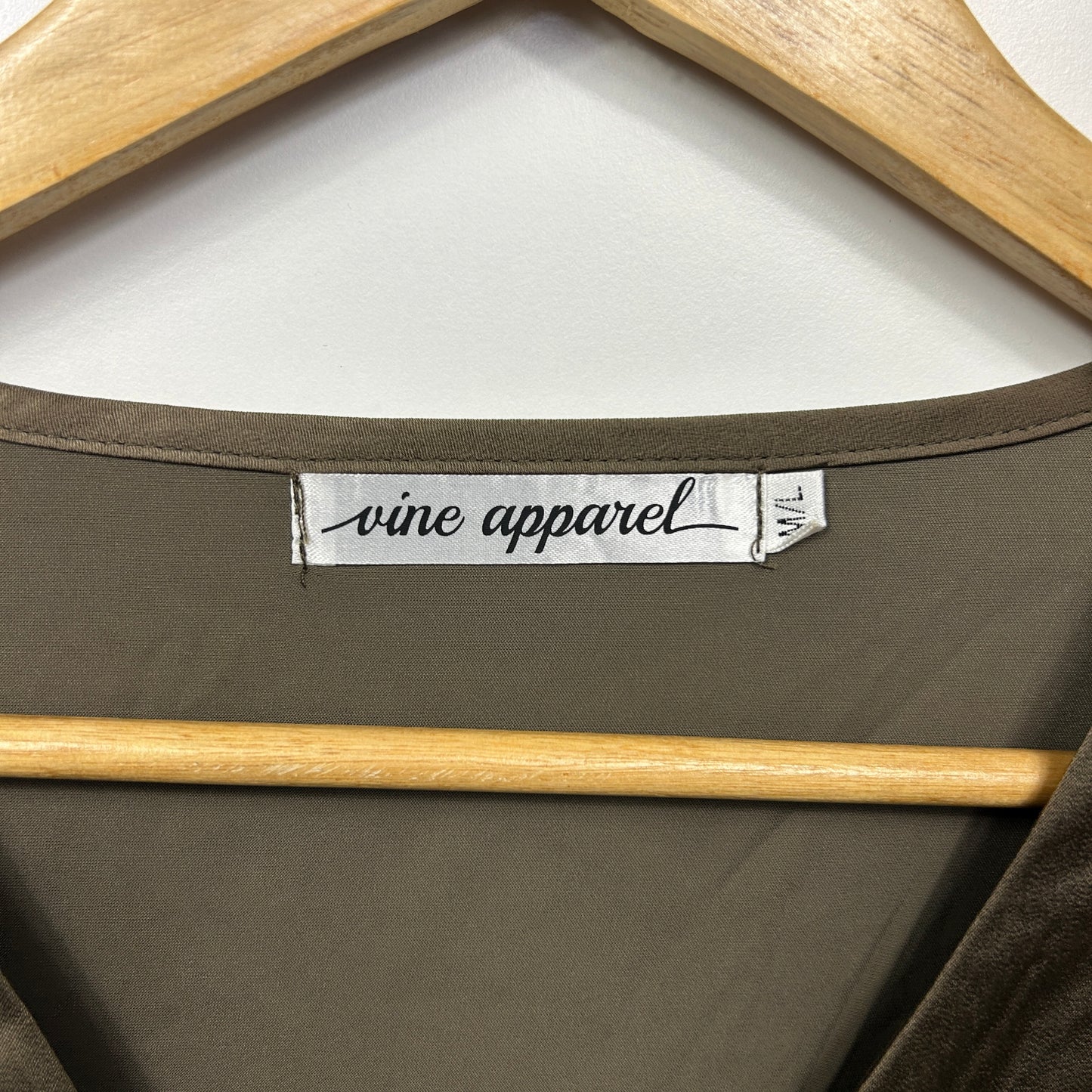 Vine Apparel Top Size Medium Large 14 16 Long Oversized Sleeve