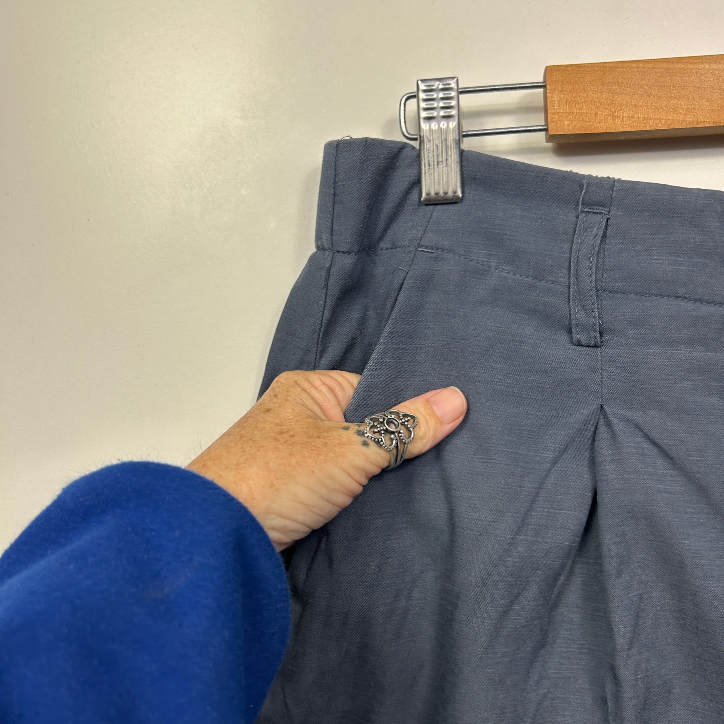 Preview Linen Blend Shorts Size 16 Blue Pockets