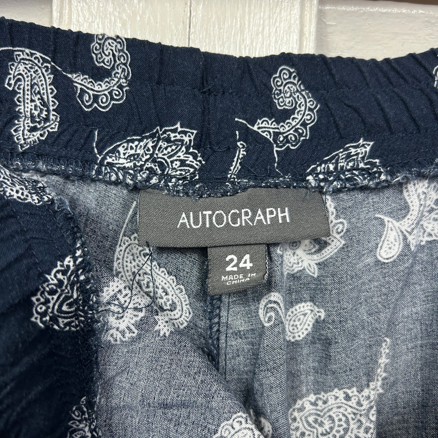 Autograph Shorts Size 24 Blue Paisley Print Pockets